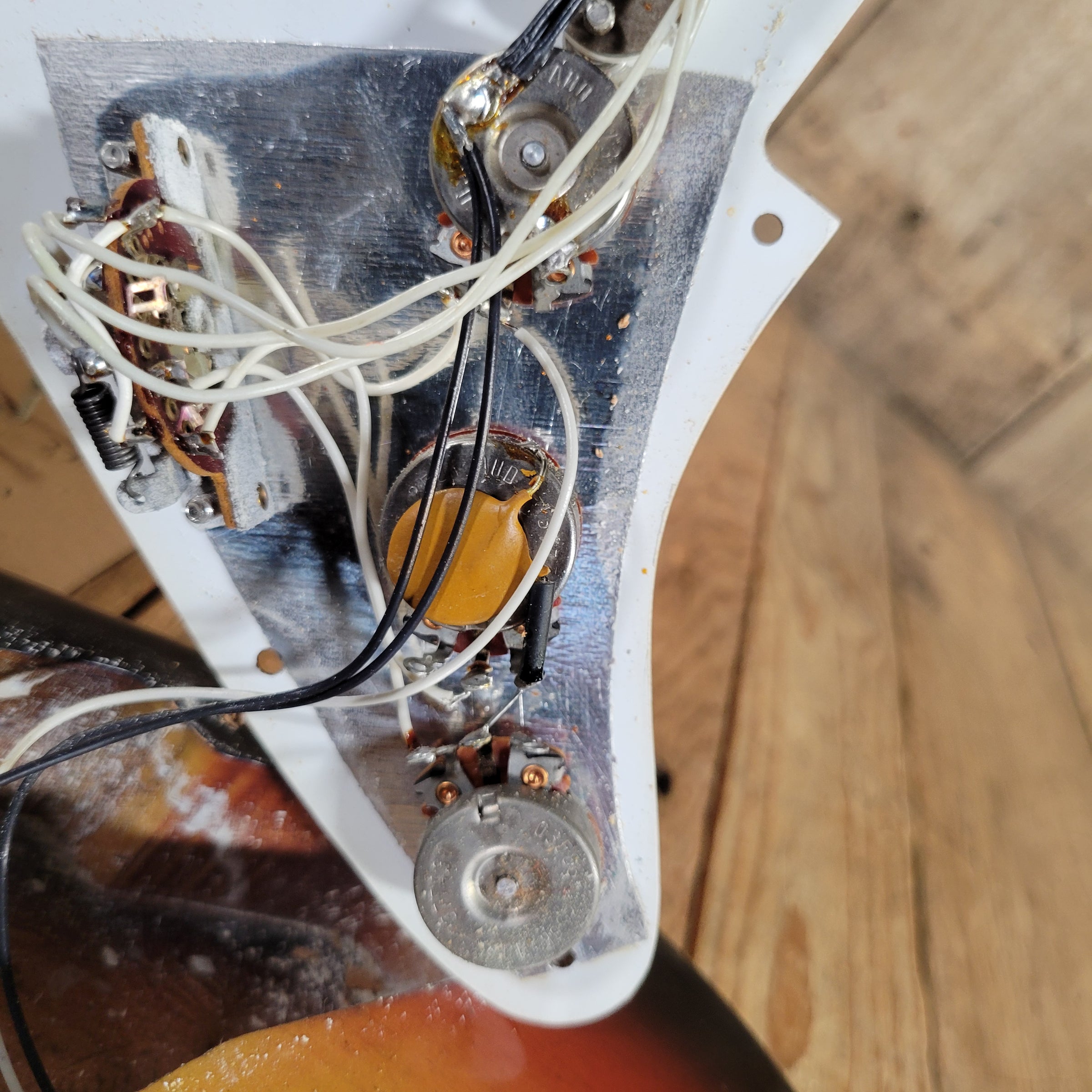 Fender 1974 Stratocaster Hardtail Sunburst Near Mint w/Case