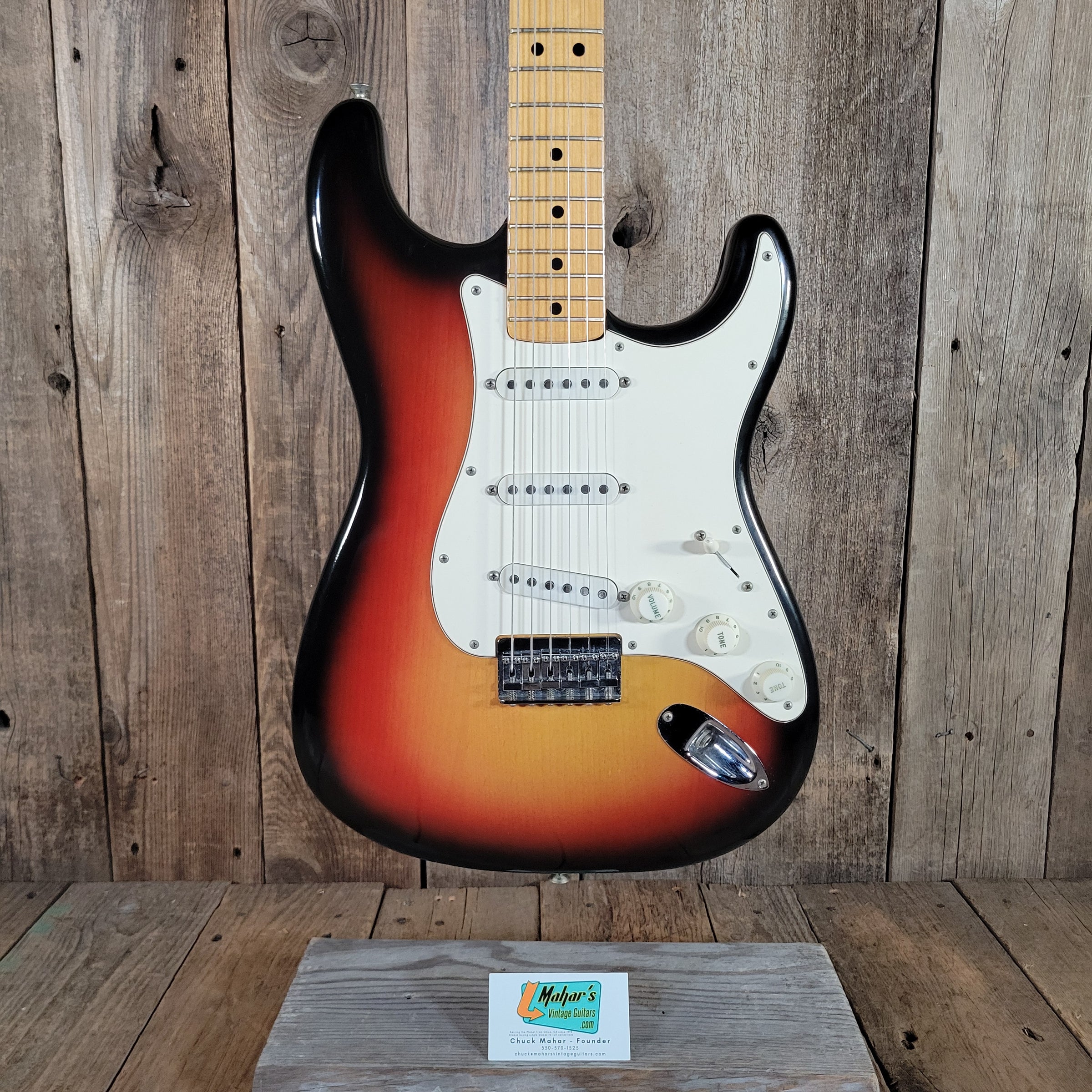 Fender 1974 Stratocaster Hardtail Sunburst Near Mint w/Case