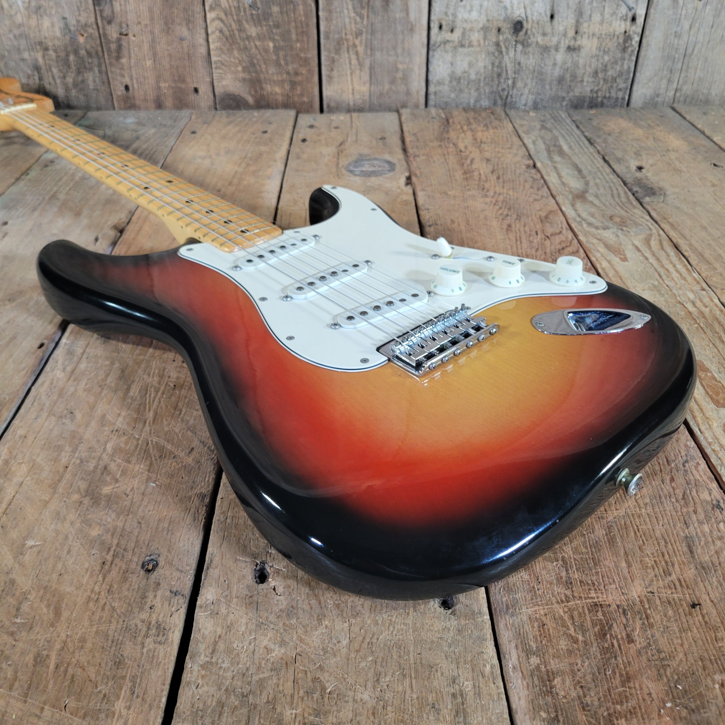 Fender 1974 Stratocaster Hardtail Sunburst Near Mint w/Case