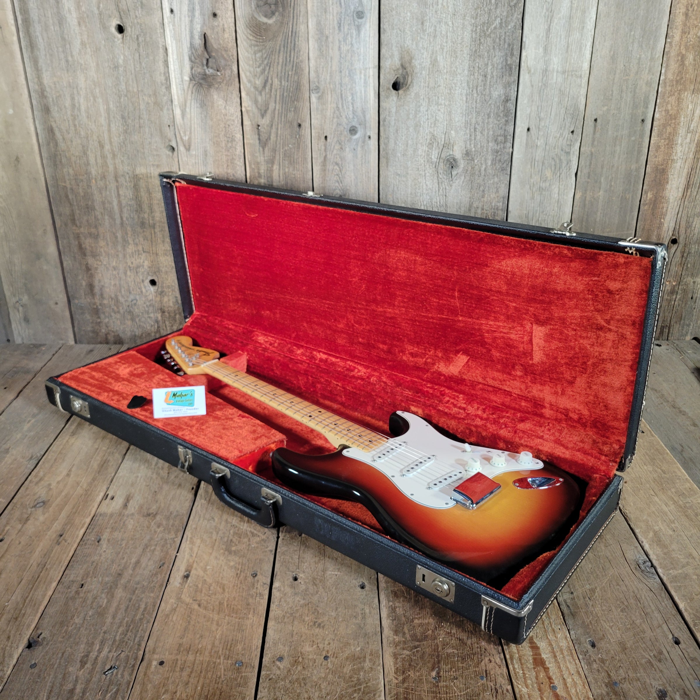 Fender 1974 Stratocaster Hardtail Sunburst Near Mint w/Case