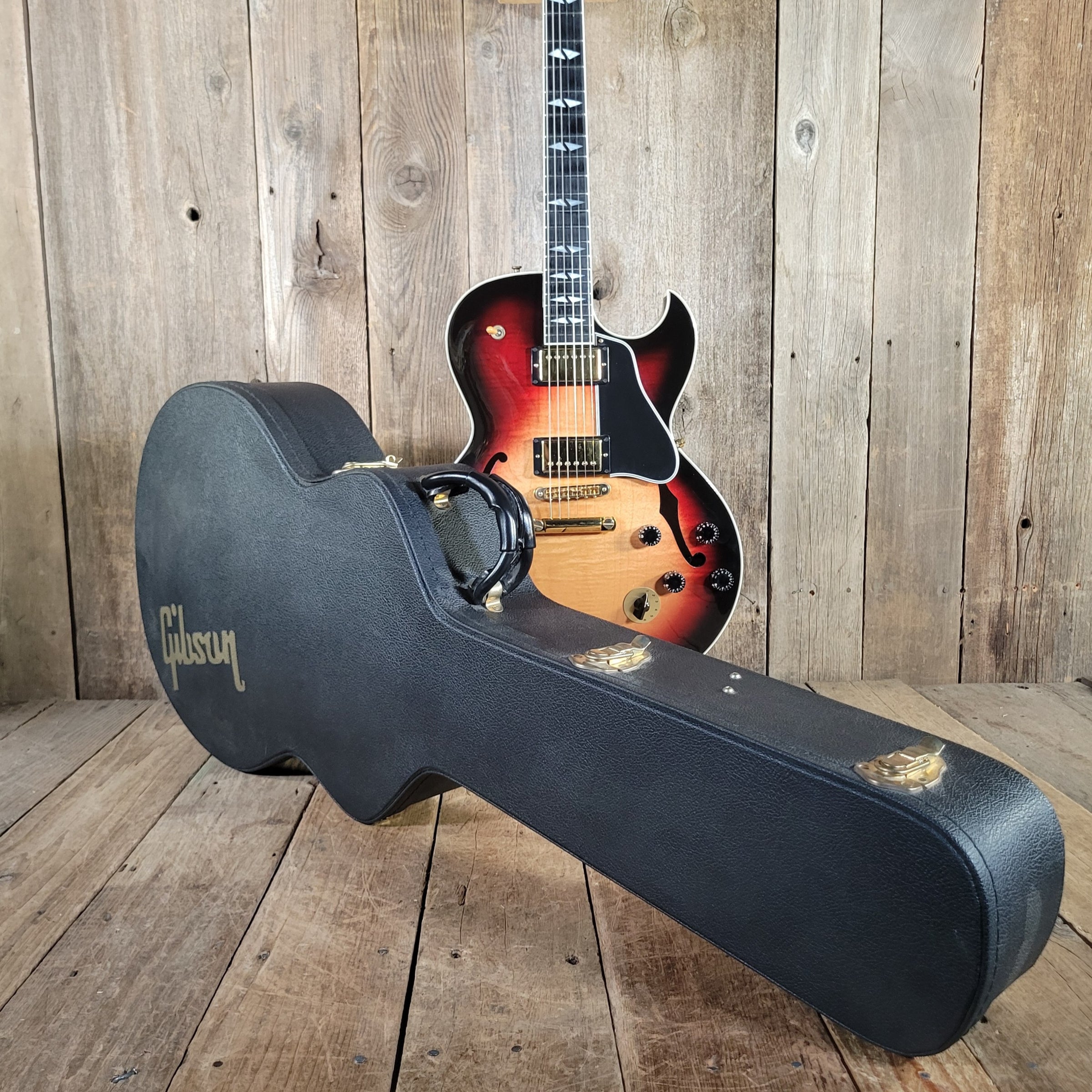Gibson 2005 ES-137 Custom Sunburst Semi Hollow Electric Guitar Excellent