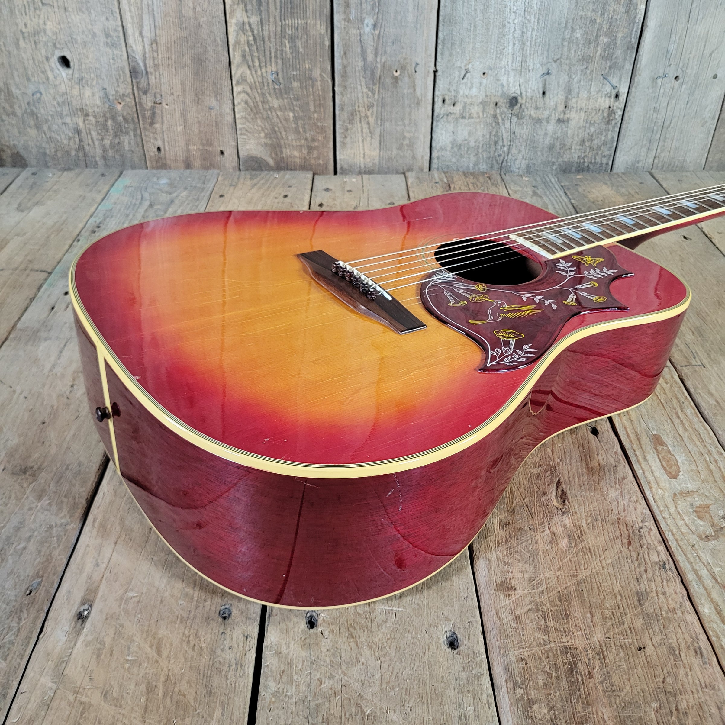 Gibson 1975 Hummingbird Custom Cherry Sunburst Very Good