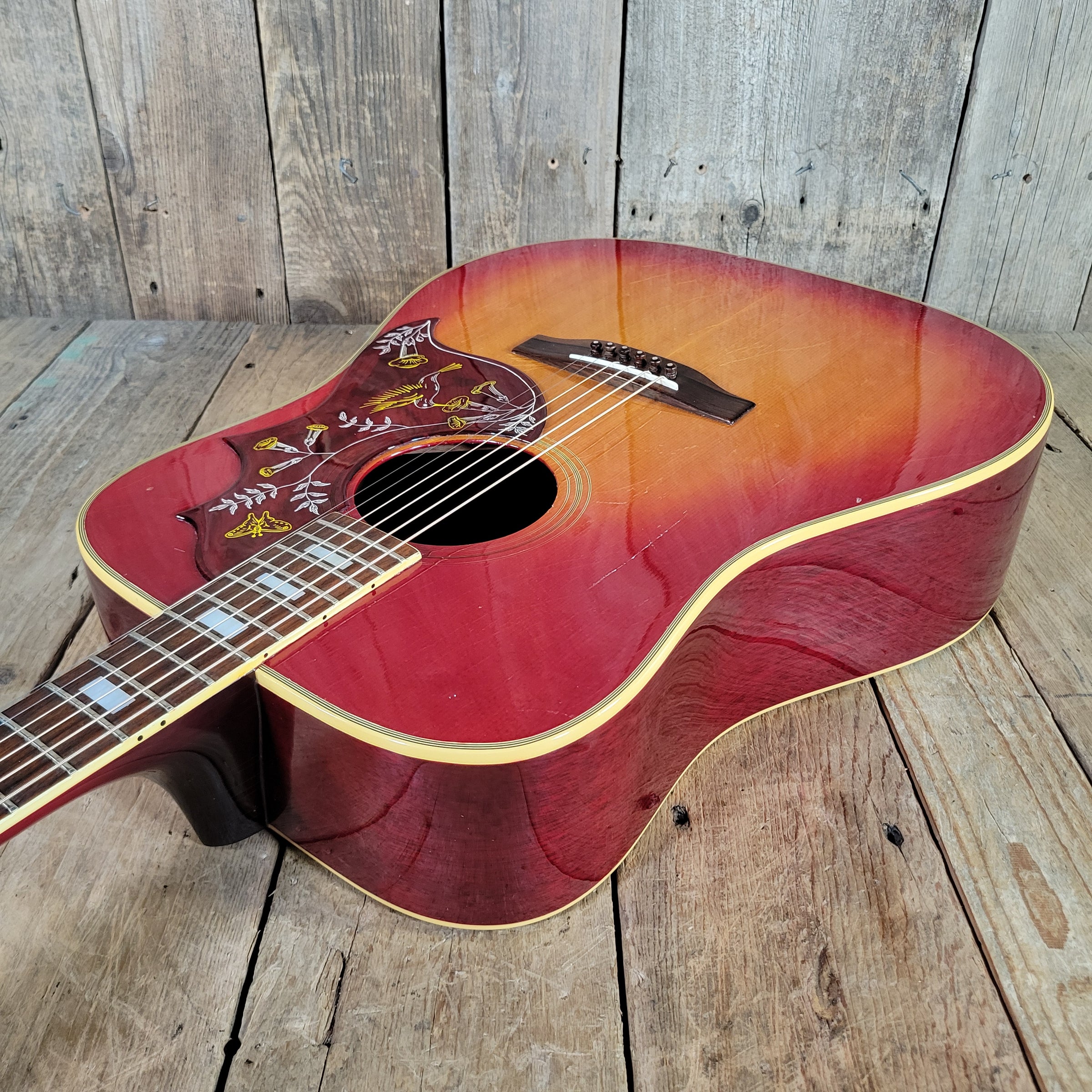 Gibson 1975 Hummingbird Custom Cherry Sunburst Very Good