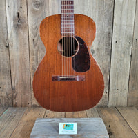 Martin 0-17 1948 w/ Cedar Creek case Excellent