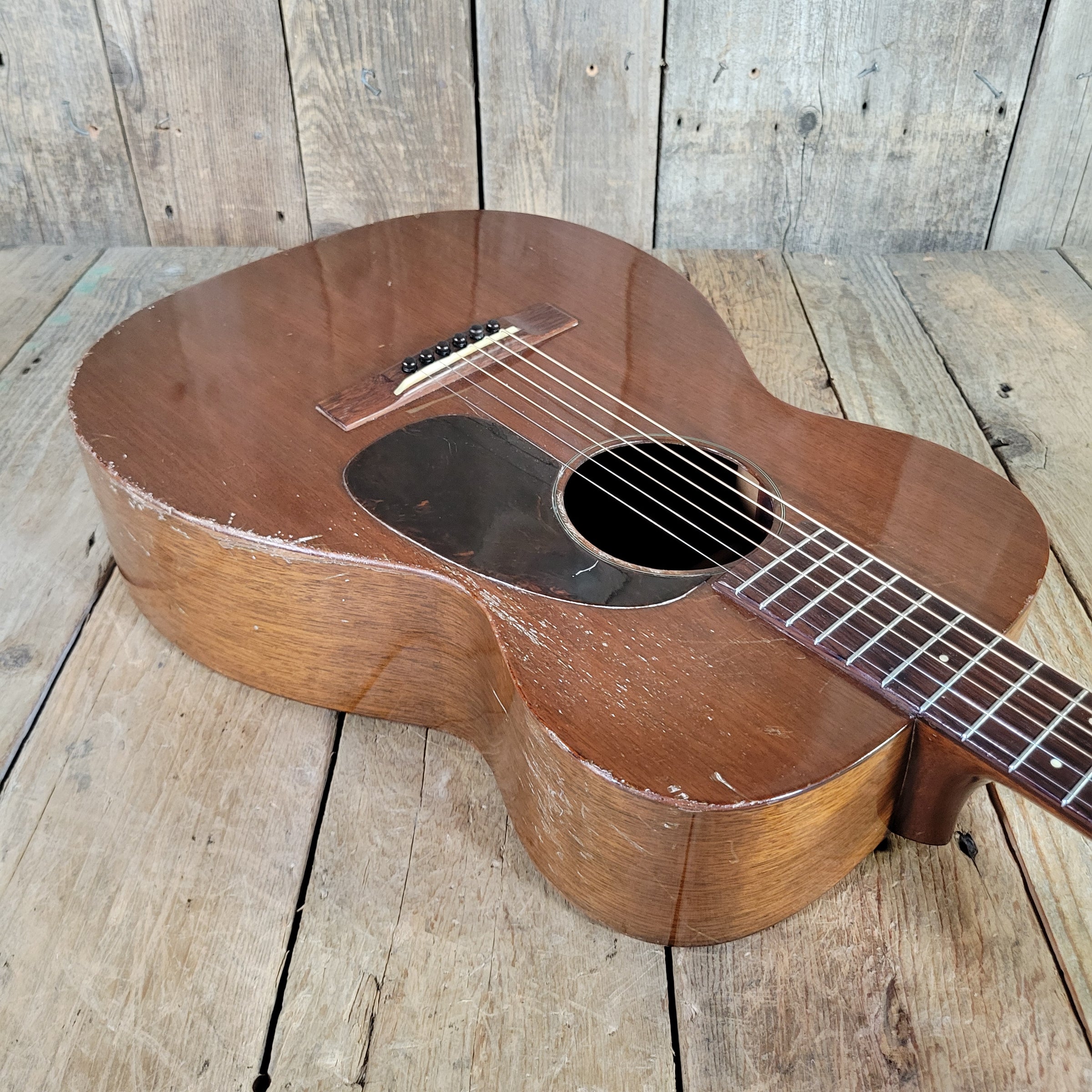 Martin 0-17 1948 w/ Cedar Creek case Excellent