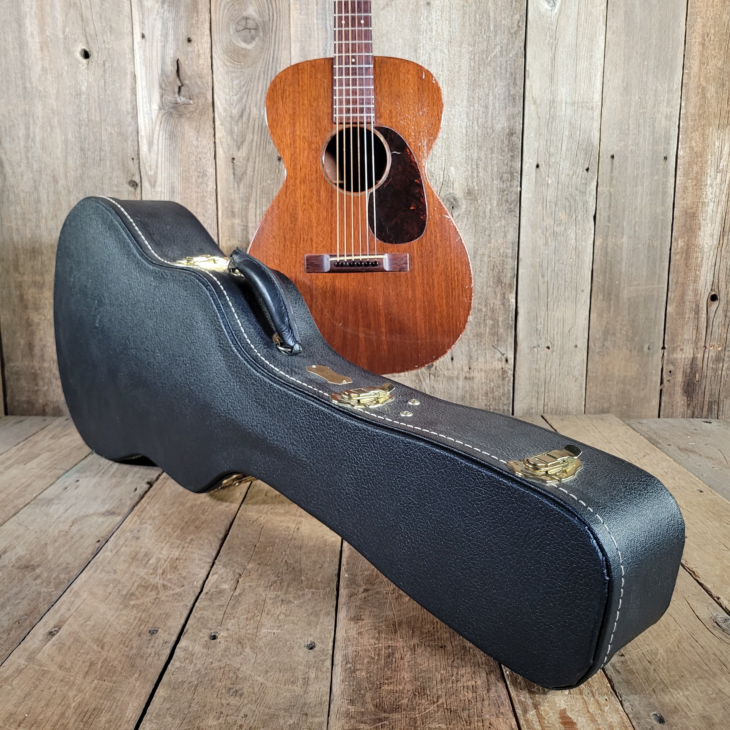Martin 0-17 1948 w/ Cedar Creek case Excellent