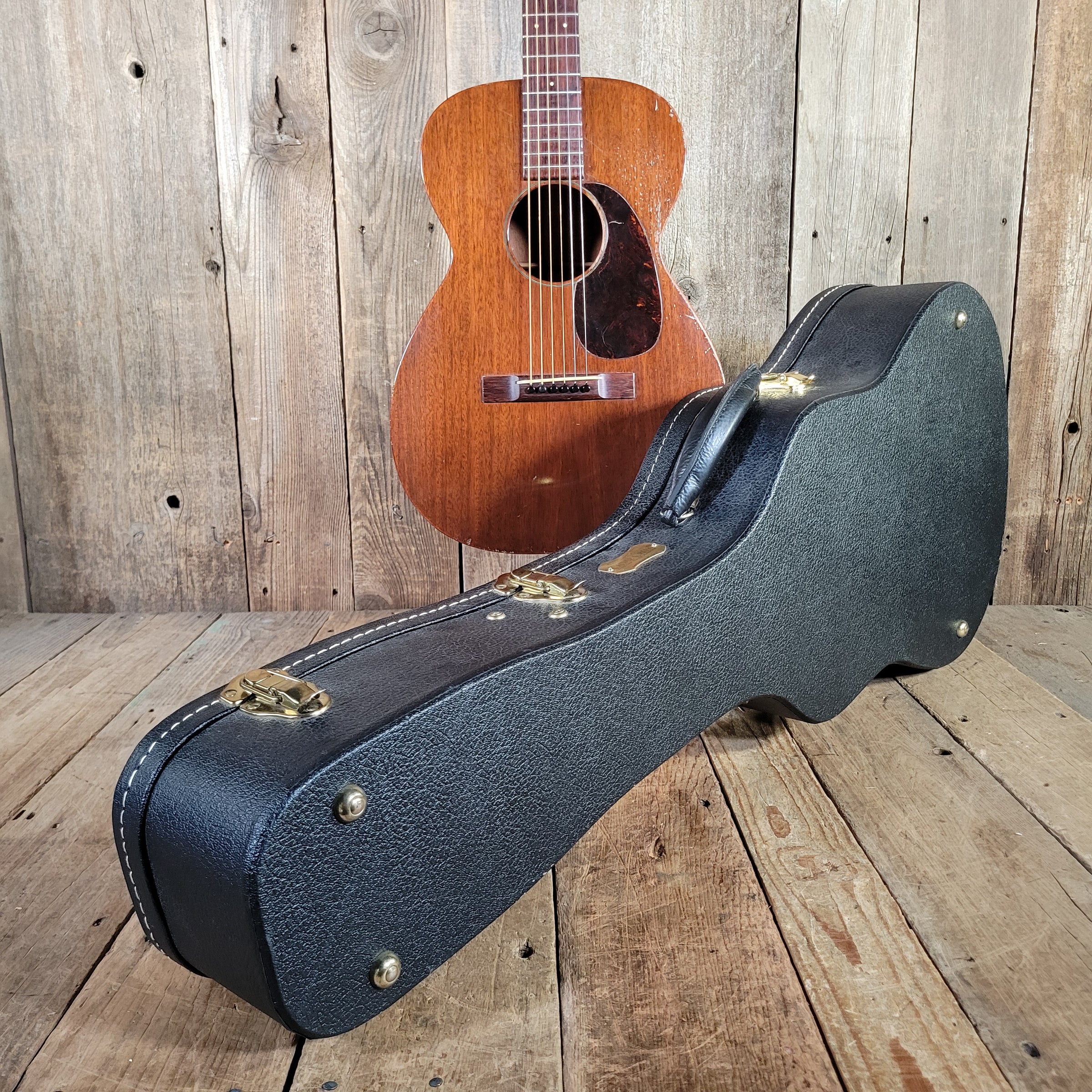 Martin 0-17 1948 w/ Cedar Creek case Excellent