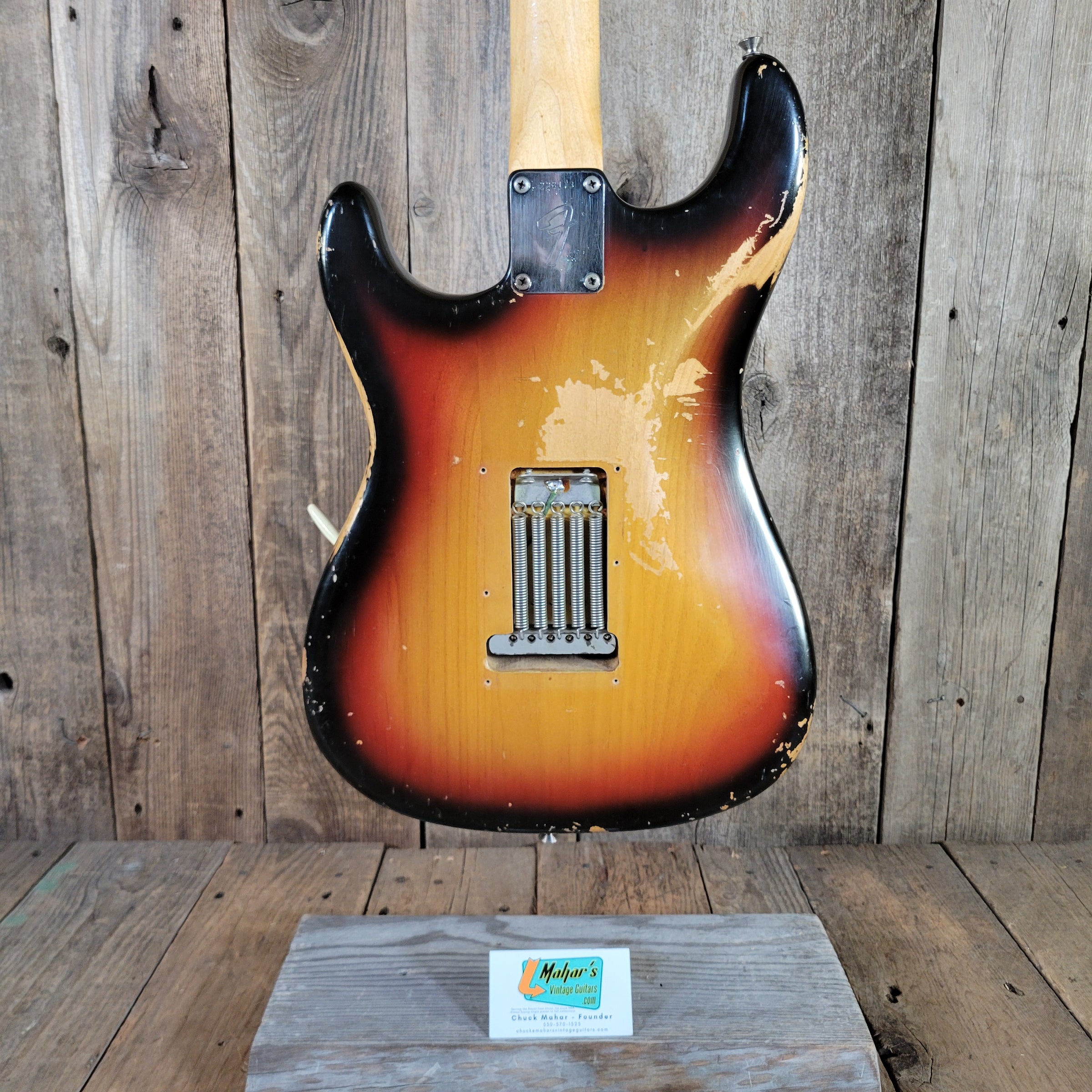 Fender 1969 Stratocaster Sunburst w/ original case Excellent