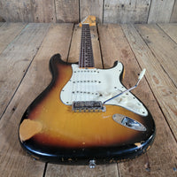 Fender 1969 Stratocaster Sunburst w/ original case Excellent