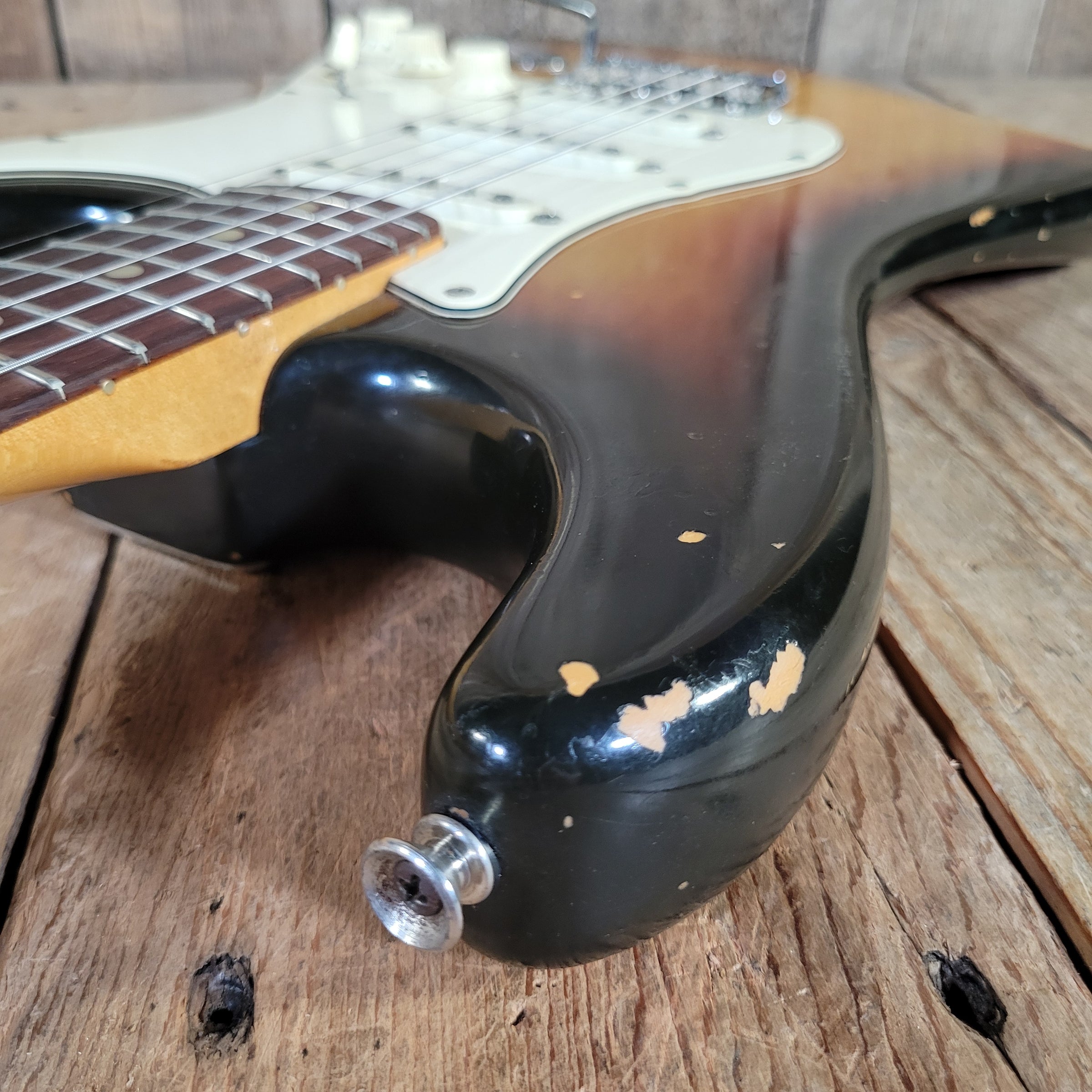 Fender 1969 Stratocaster Sunburst w/ original case Excellent