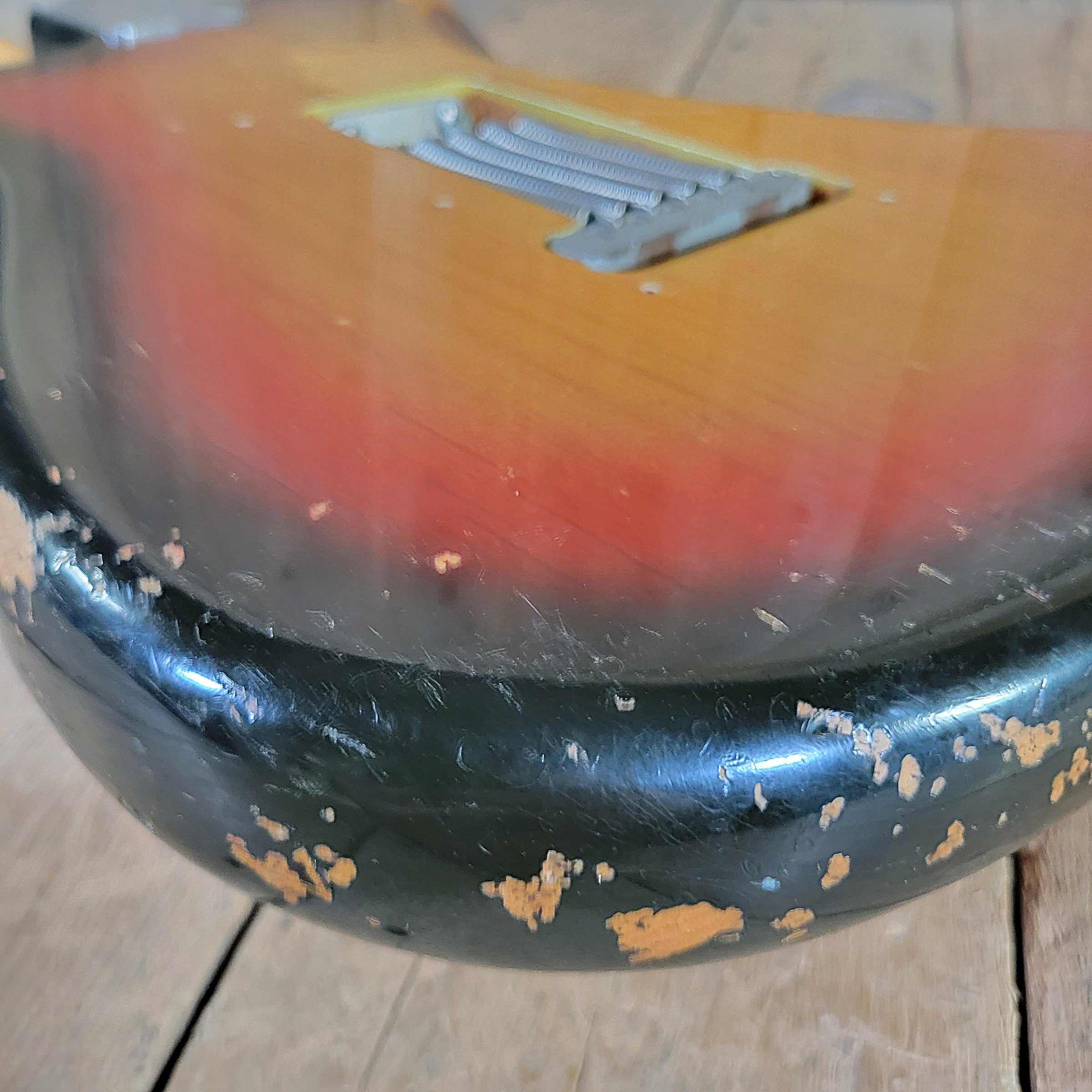 Fender 1969 Stratocaster Sunburst w/ original case Excellent