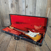 Fender 1969 Stratocaster Sunburst w/ original case Excellent