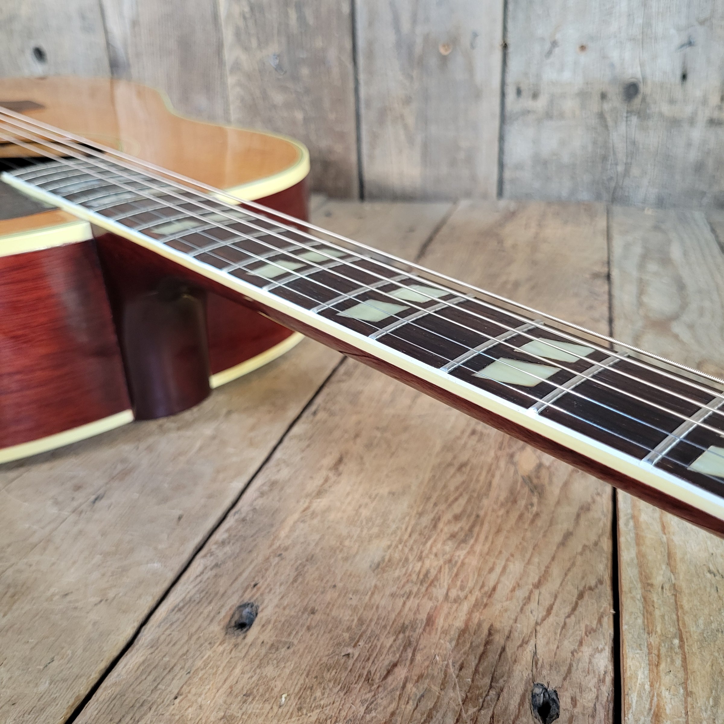 Gibson 1960 Country Western Natural Slope Shoulder w/ Provenance Excellent