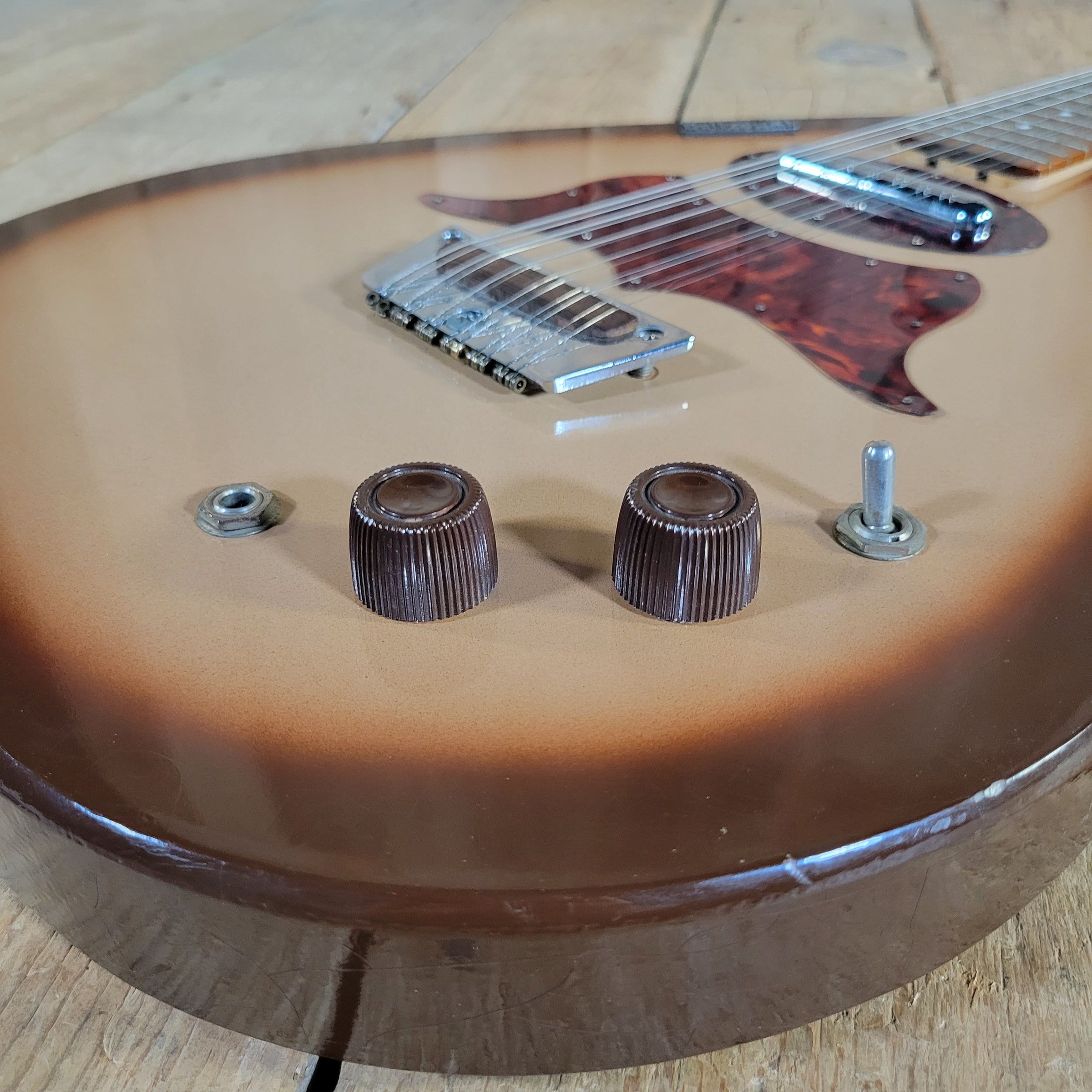 Danelectro Bellzouki 7010 Single Pickup 12-String w/ gig bag Excellent