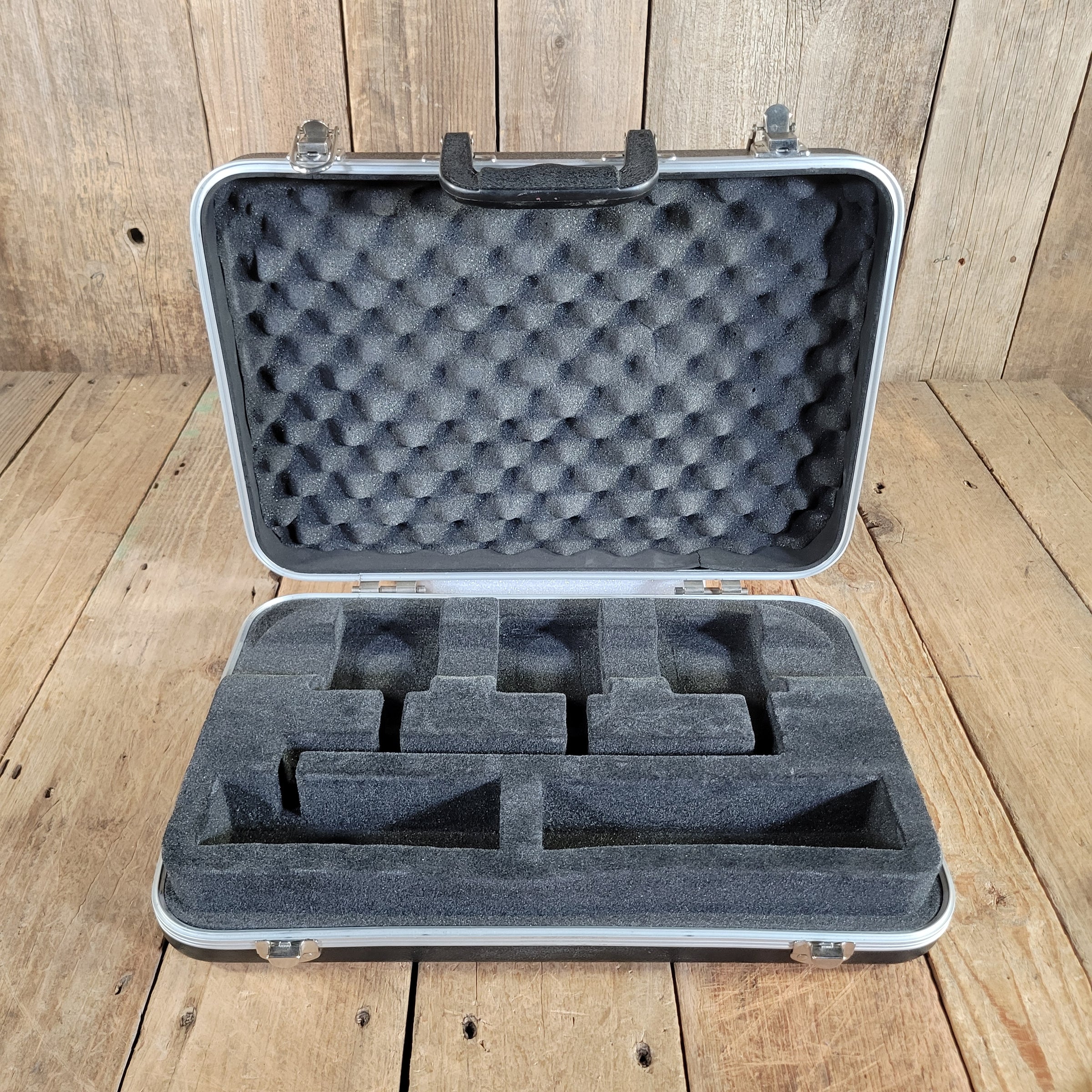 Ibanez TLC Tone-Lok 3-Pedal Board Suitcase Excellent