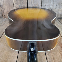 Supro 1957 Ranchero Archtop w/ Original Case Excellent