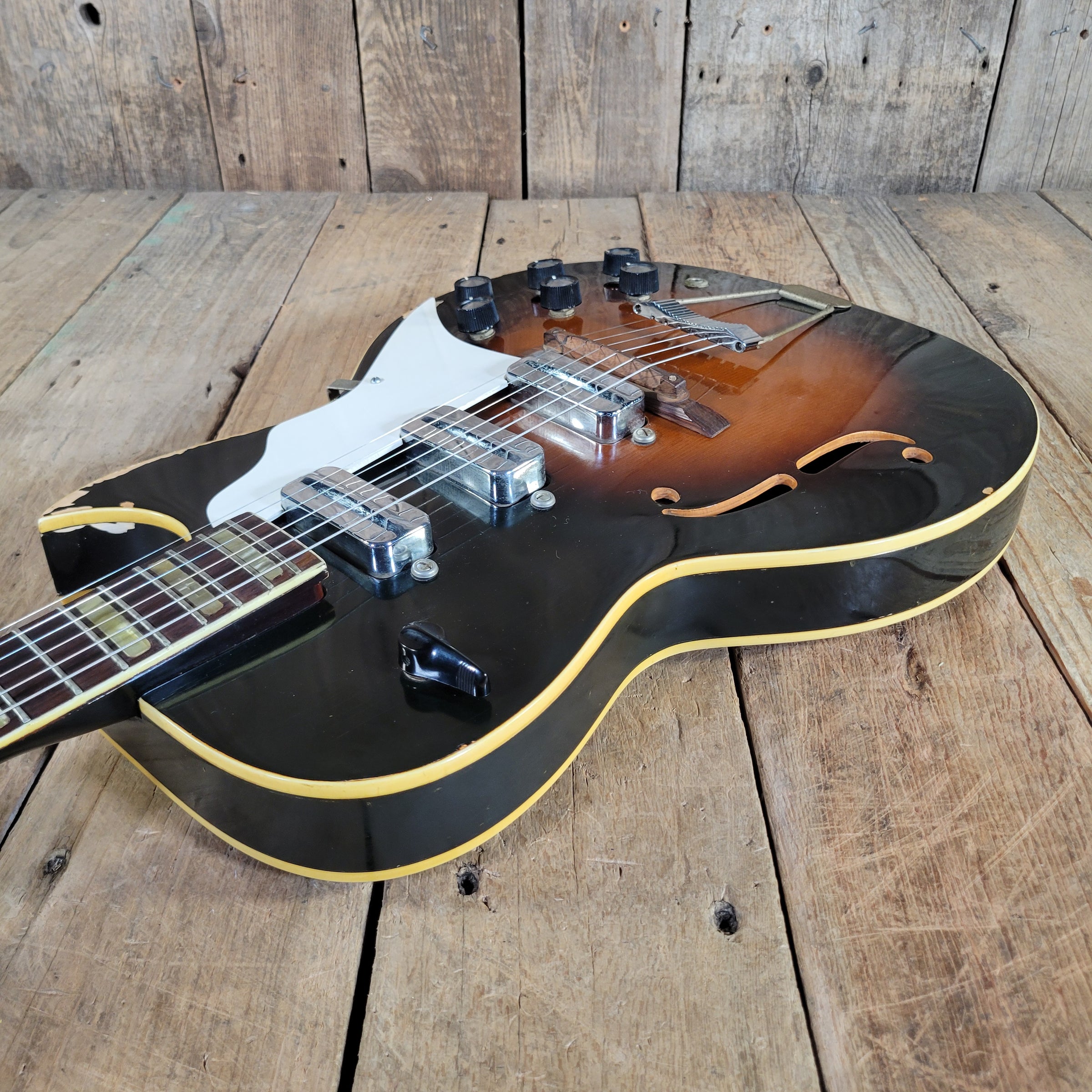 Kay 1960s Speed Demon P-3 Sunburst w/ Case