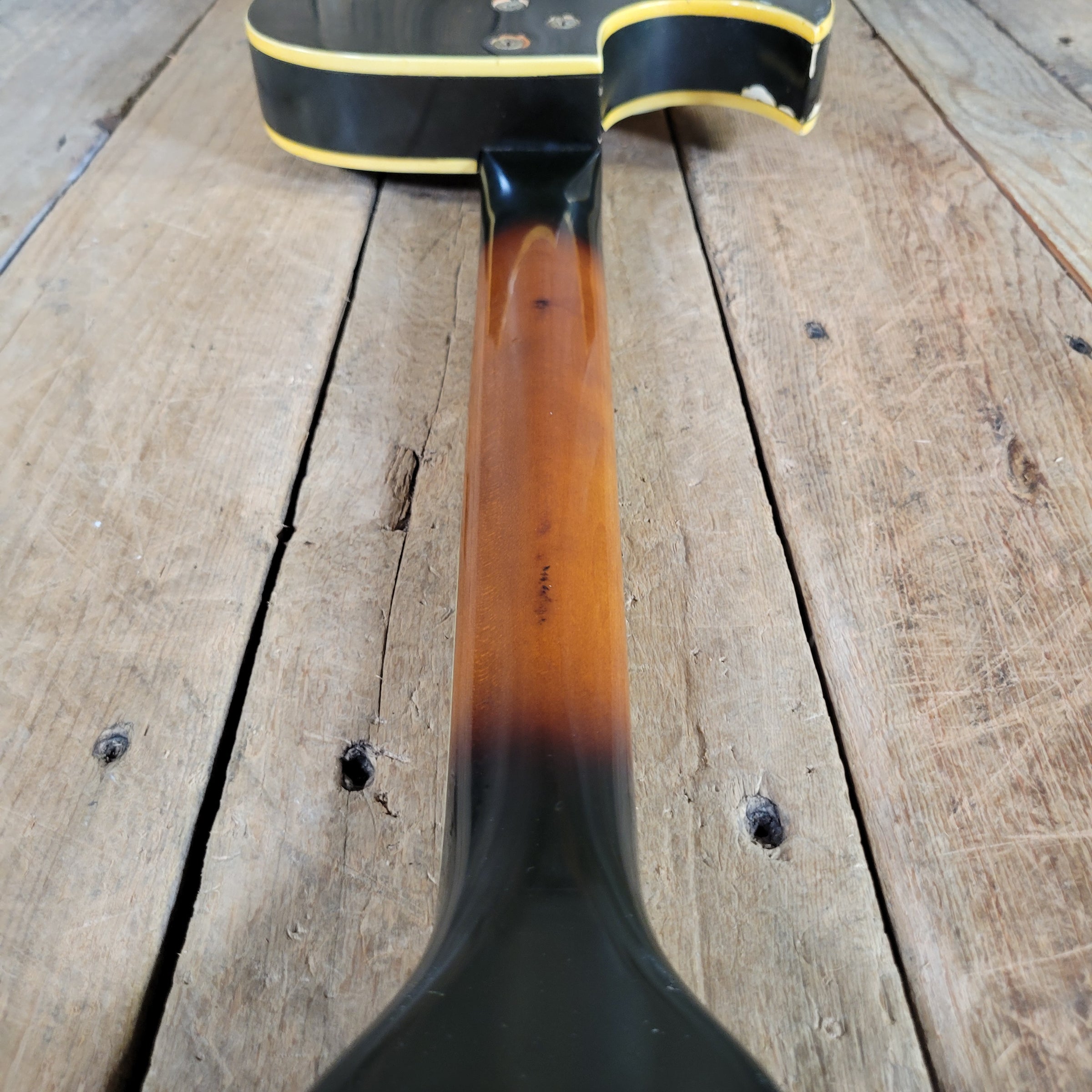 Kay 1960s Speed Demon P-3 Sunburst w/ Case