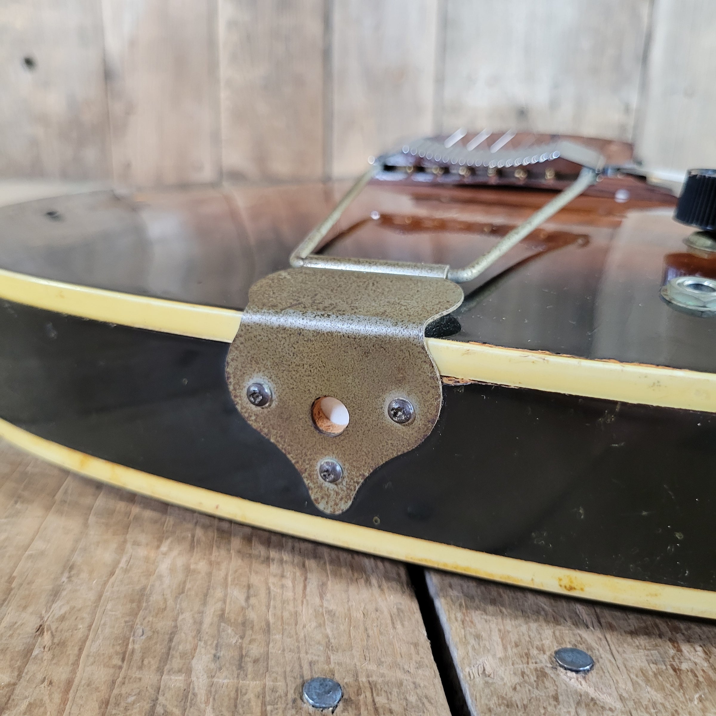 Kay 1960s Speed Demon P-3 Sunburst w/ Case