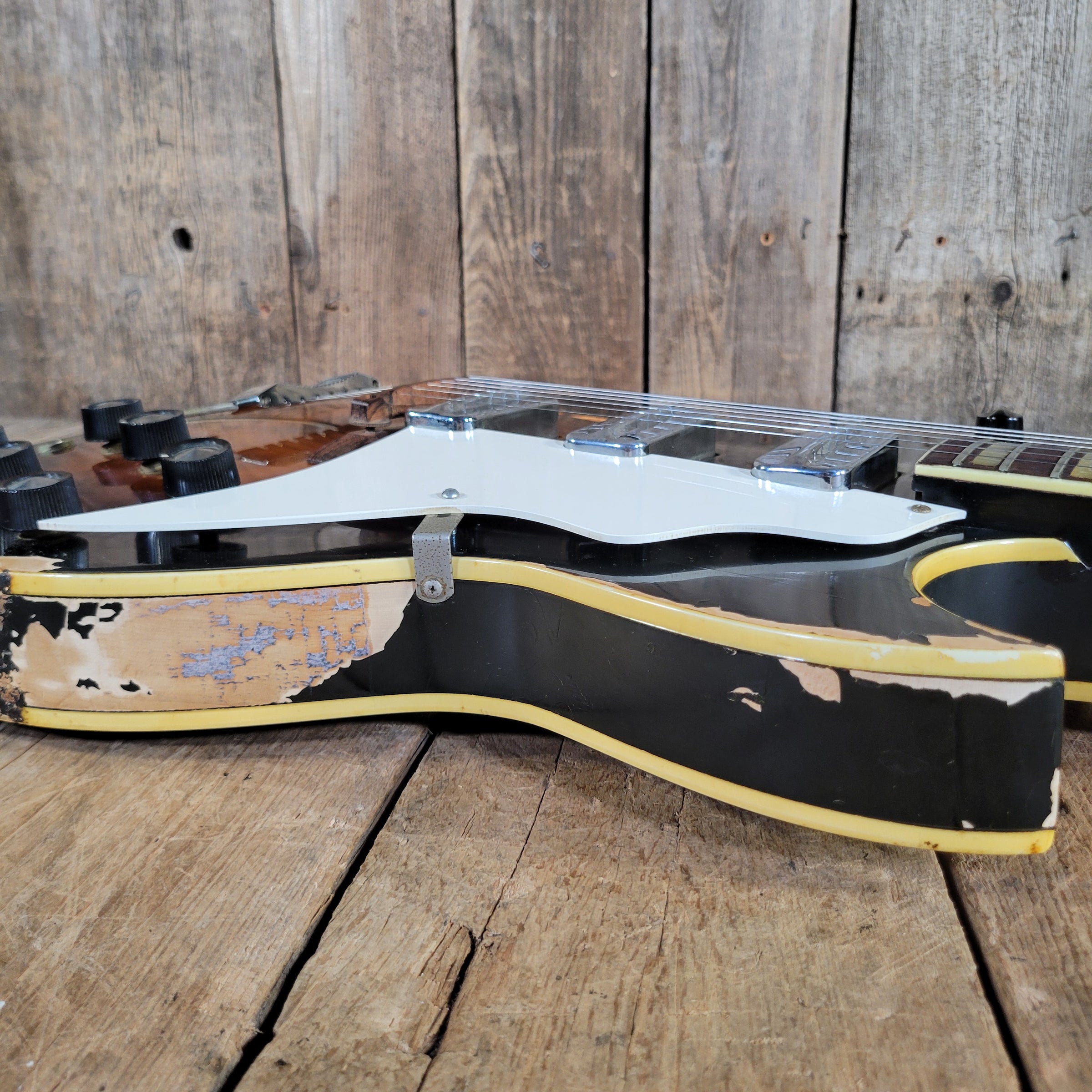 Kay 1960s Speed Demon P-3 Sunburst w/ Case
