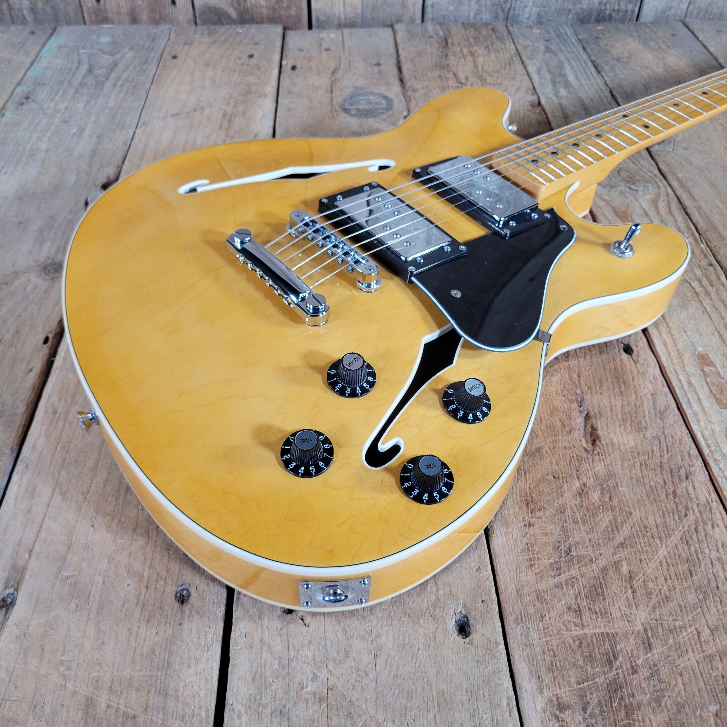 Fender 2017 Starcaster Mint Condition