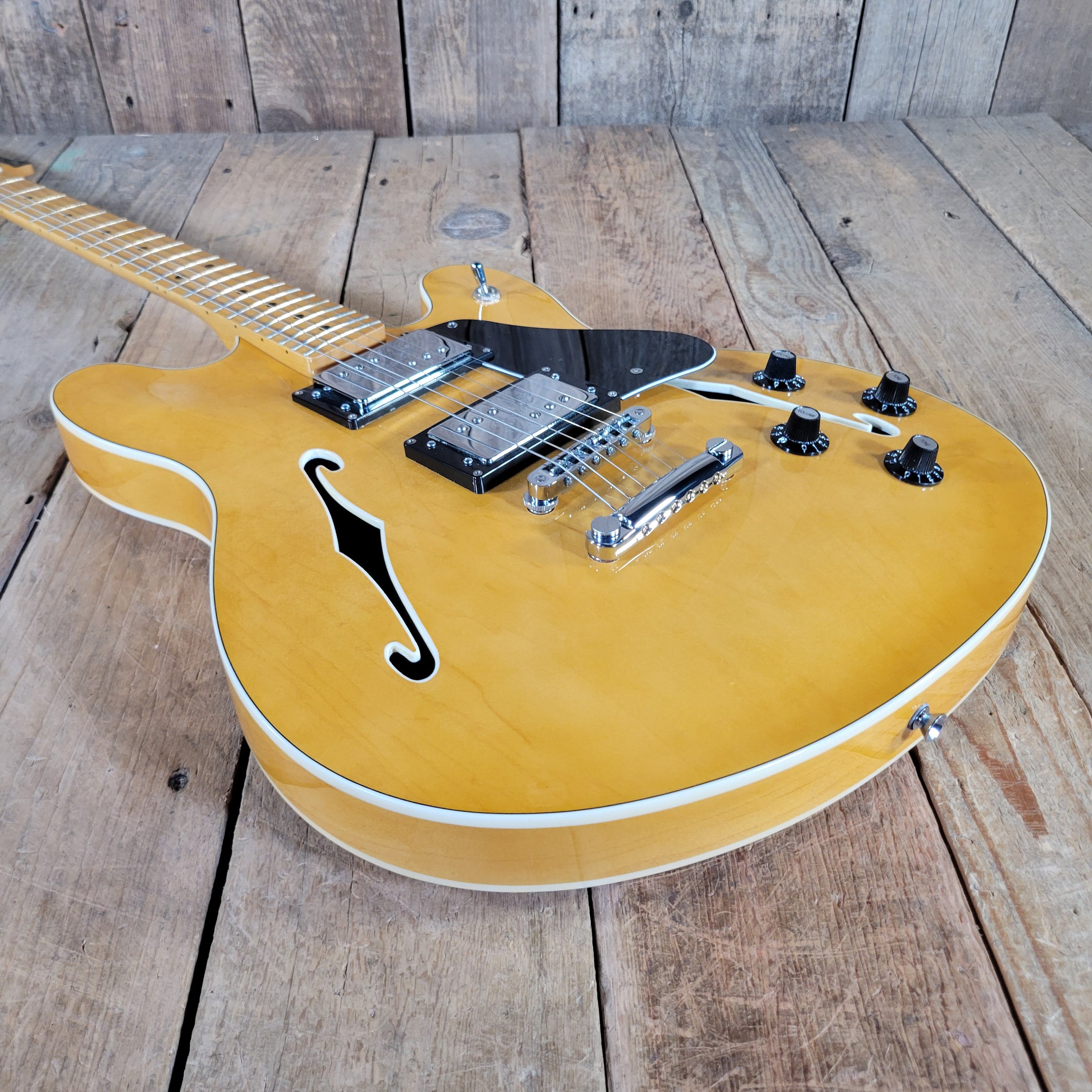 Fender 2017 Starcaster Mint Condition