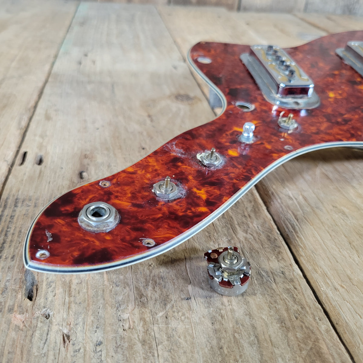 Harmony 1965 Bobkat Pickguard Loaded with Dead Neck Pickup, Very Good