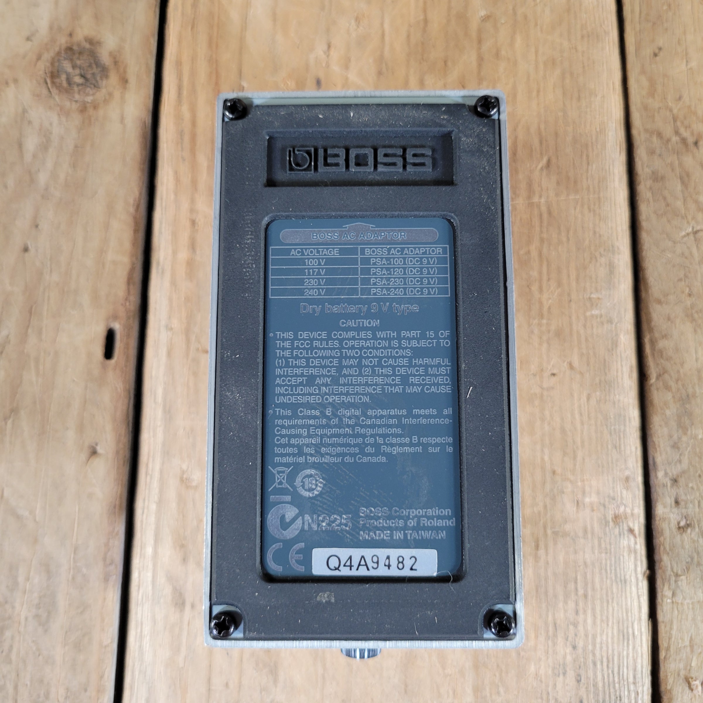 Boss 2011 DD-3 Digital Delay Pedal Taiwan Excellent