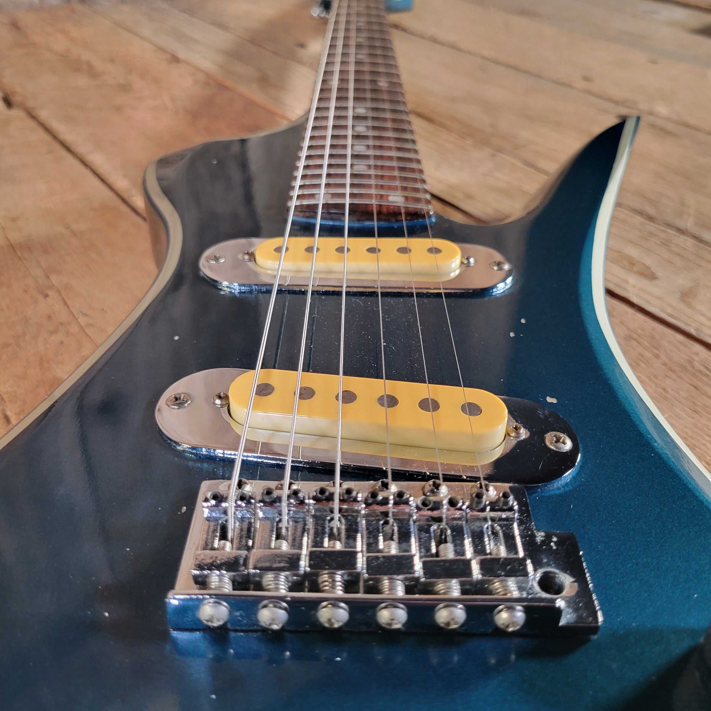 Mako 1981 Exotec XK-4 Guitar Metallic Blue w/Original Case, Very Good