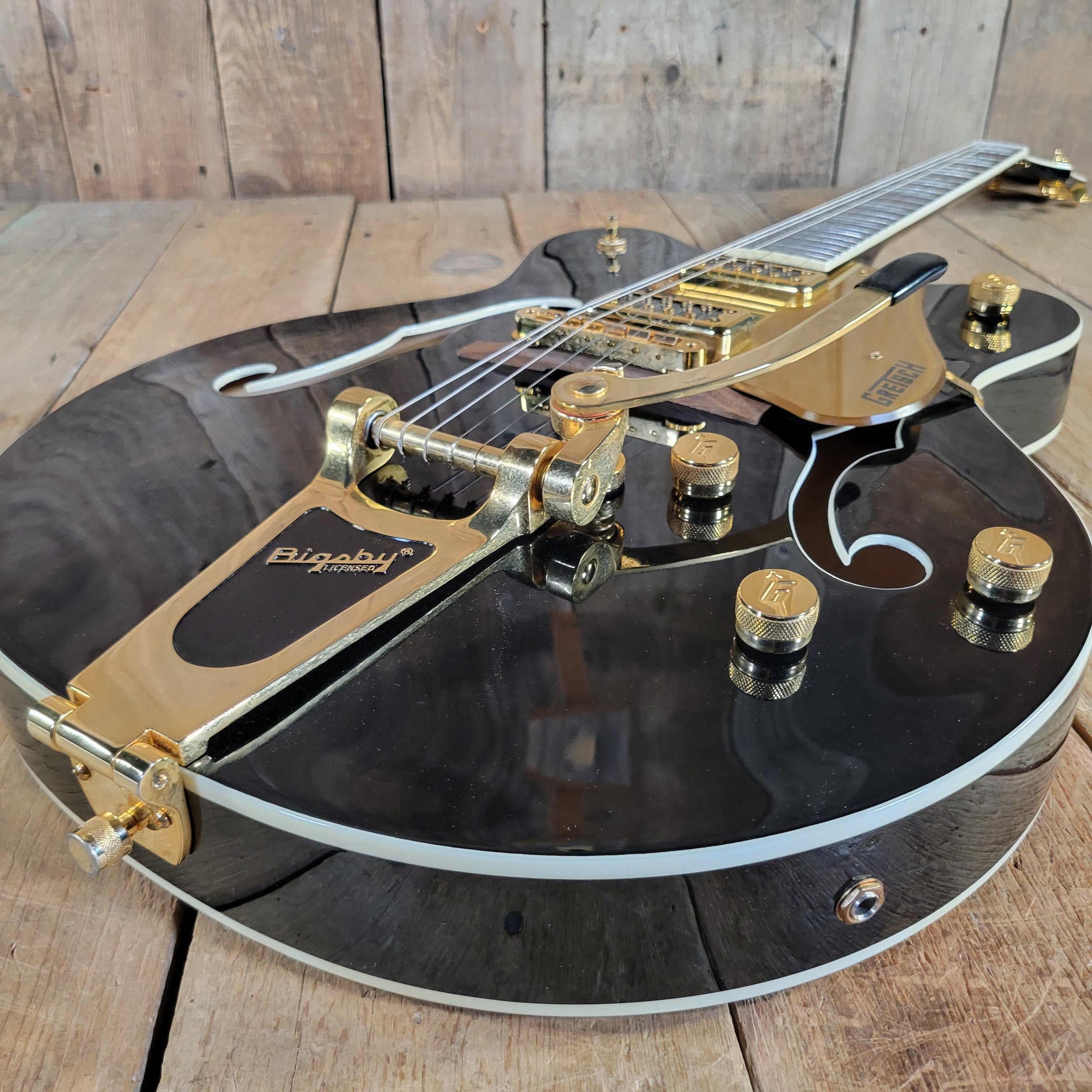 Gretsch 2015 Electromatic Classic G5422T Black and Gold w/ TKL Case, Excellent