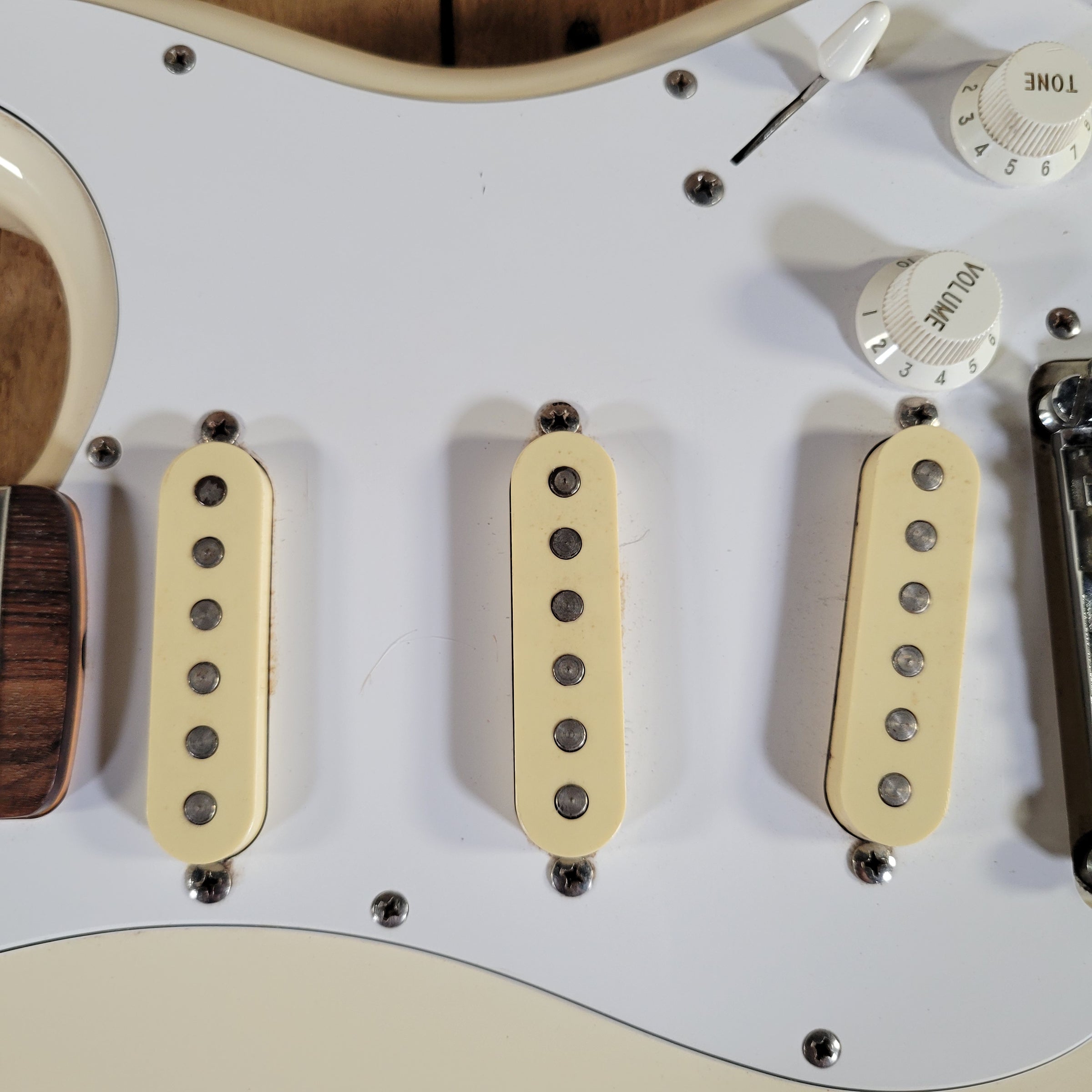 Squier 1987 Fender Stratocaster Japan Olympic White, Very Good