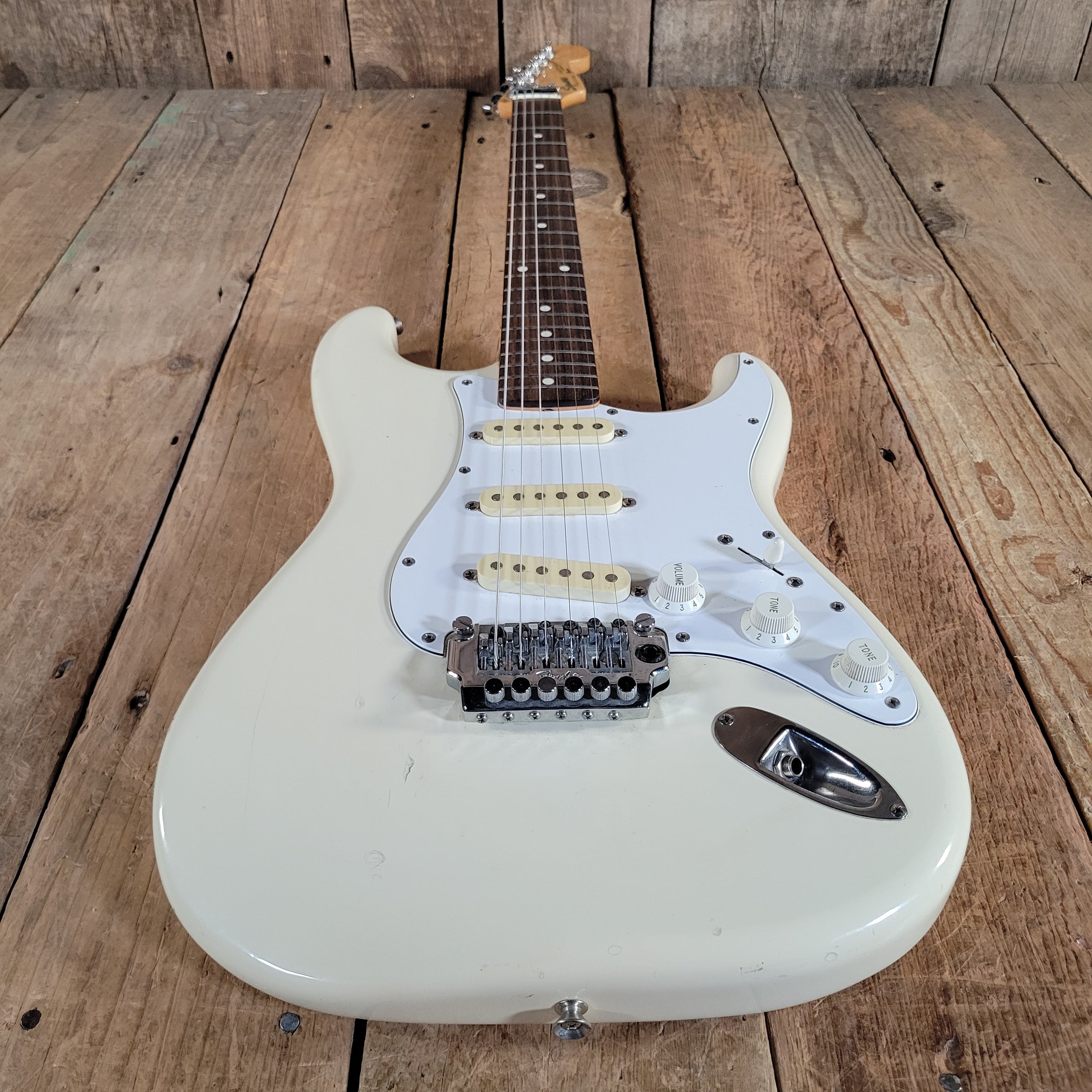 Squier 1987 Fender Stratocaster Japan Olympic White, Very Good