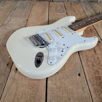 Squier 1987 Fender Stratocaster Japan Olympic White, Very Good