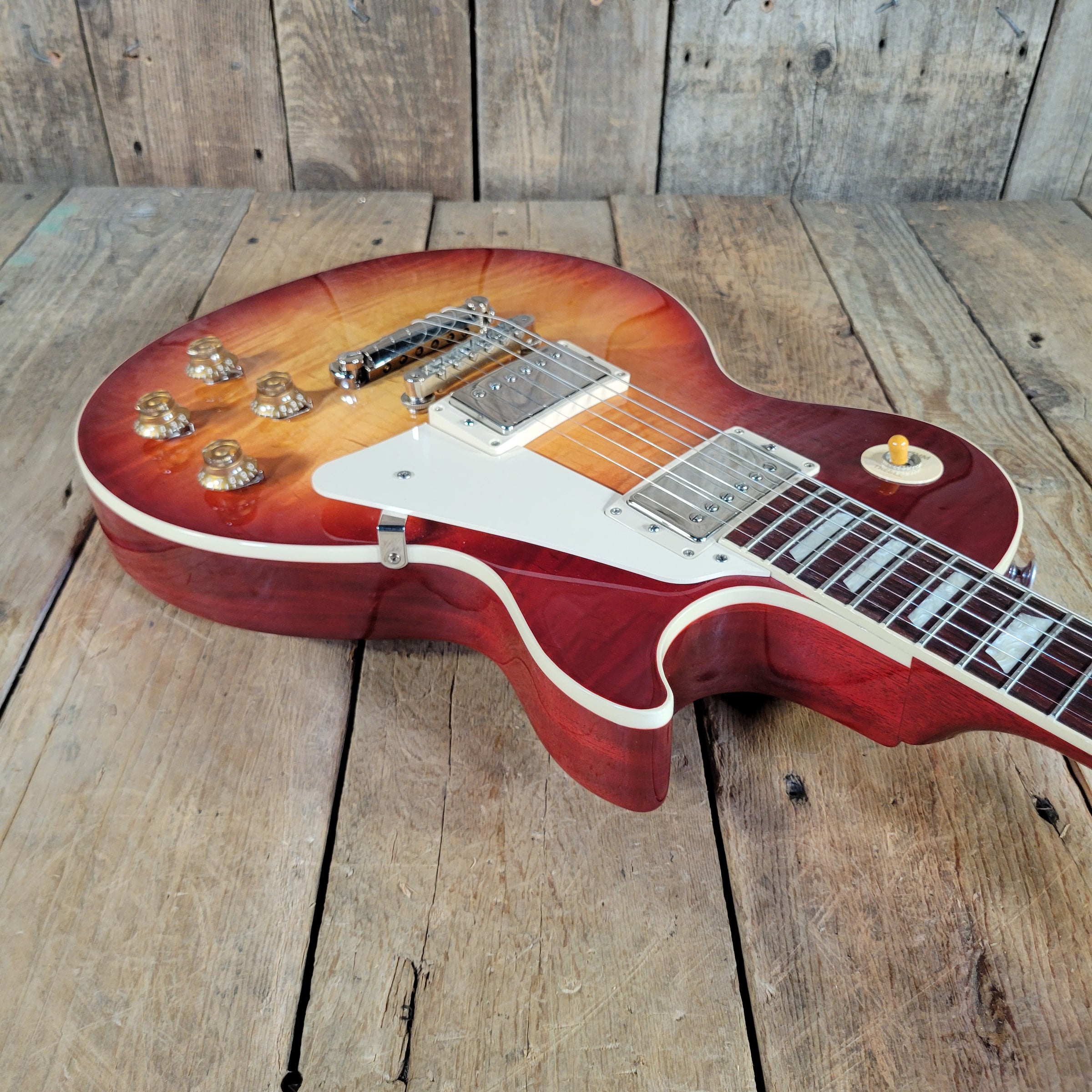 Gibson 2025 Les Paul Standard 50s AA Flamed Sunburst w/ Original Case & Papers, Near Mint