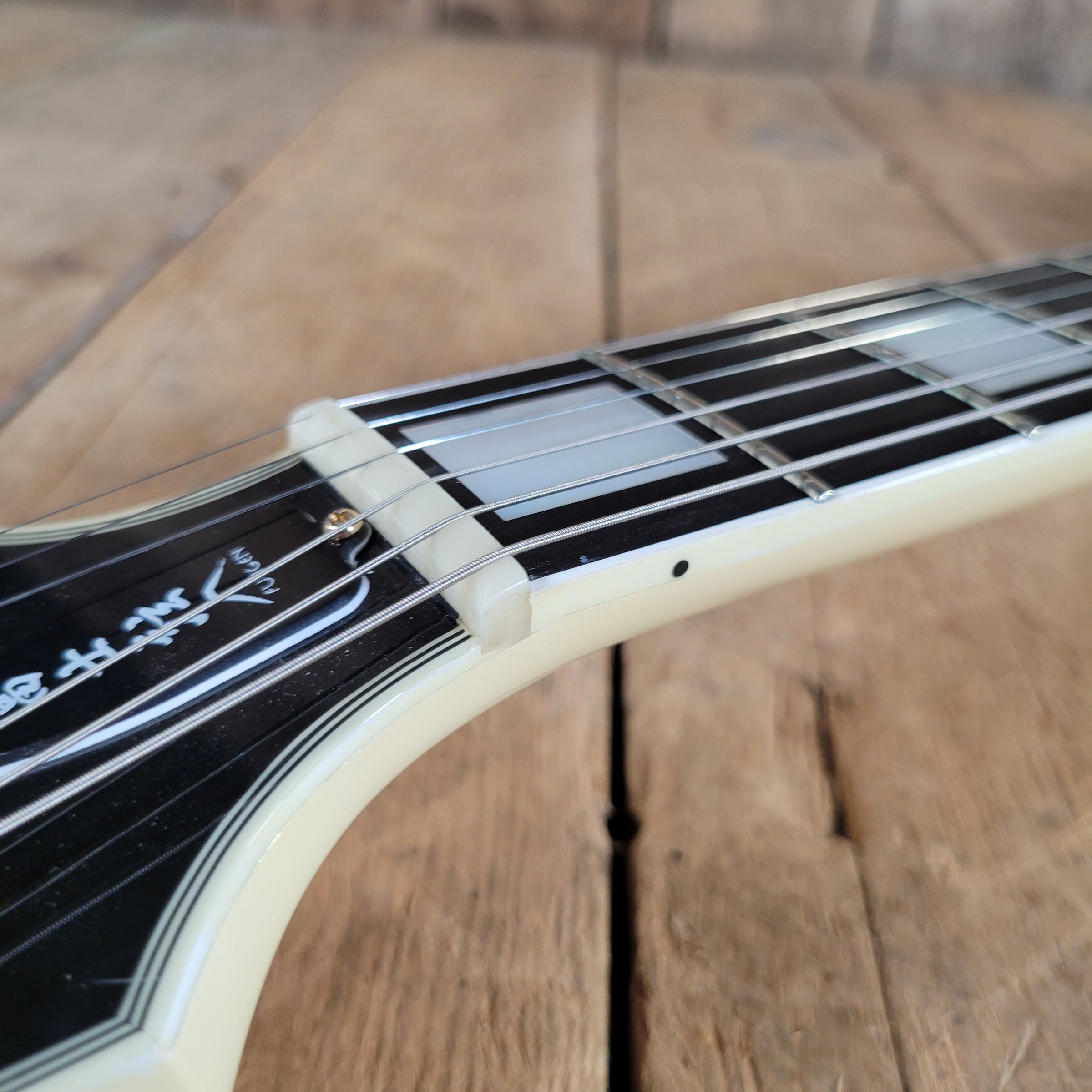 FGN 2012 Fujigen Neo Classic NCLC-20E/IV Les Paul Custom Vintage White w/ Hard Case & Paperwork, Excellent