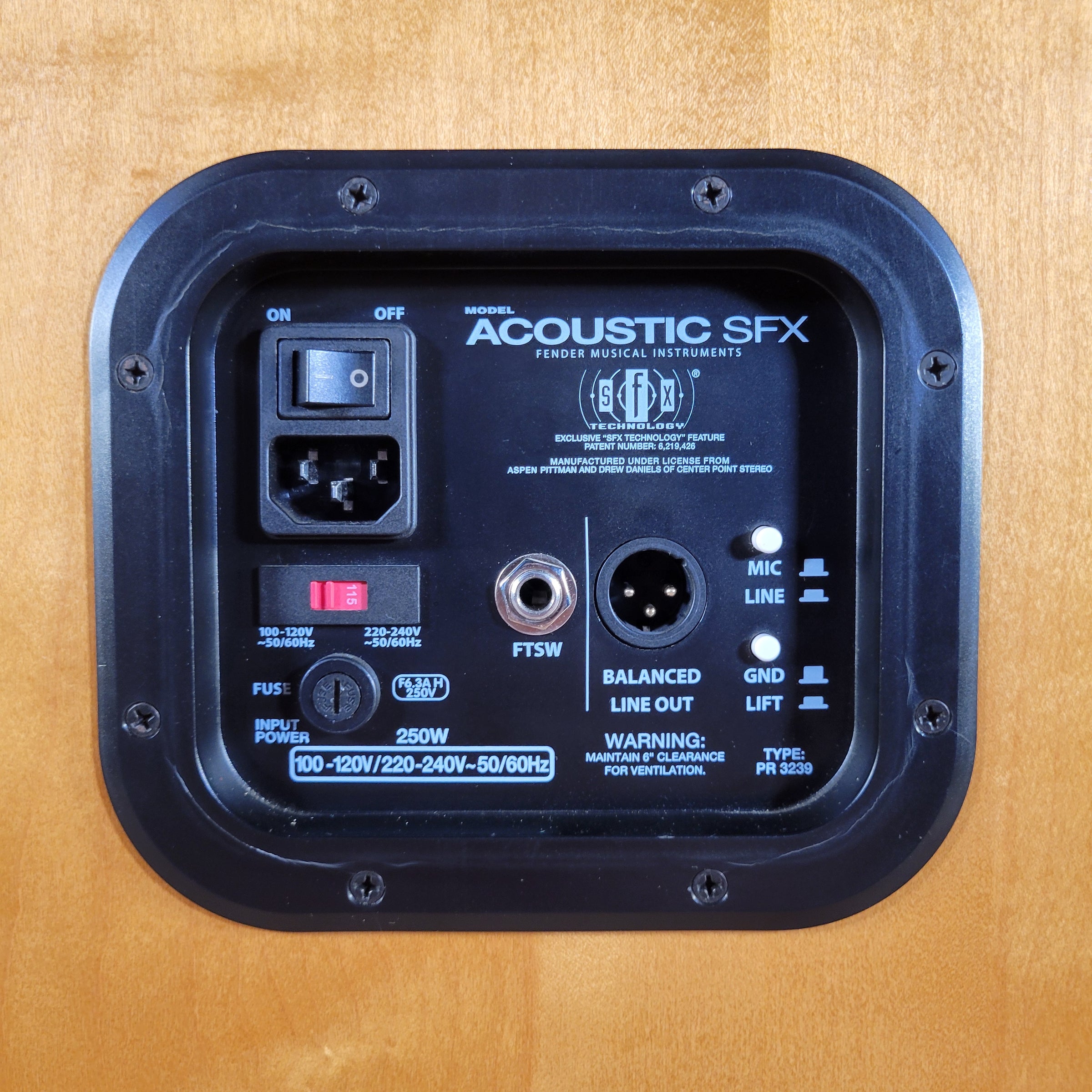 Fender 2016 Acoustic Pro SFX PR 3239 160W Acoustic Combo Amp, Excellent
