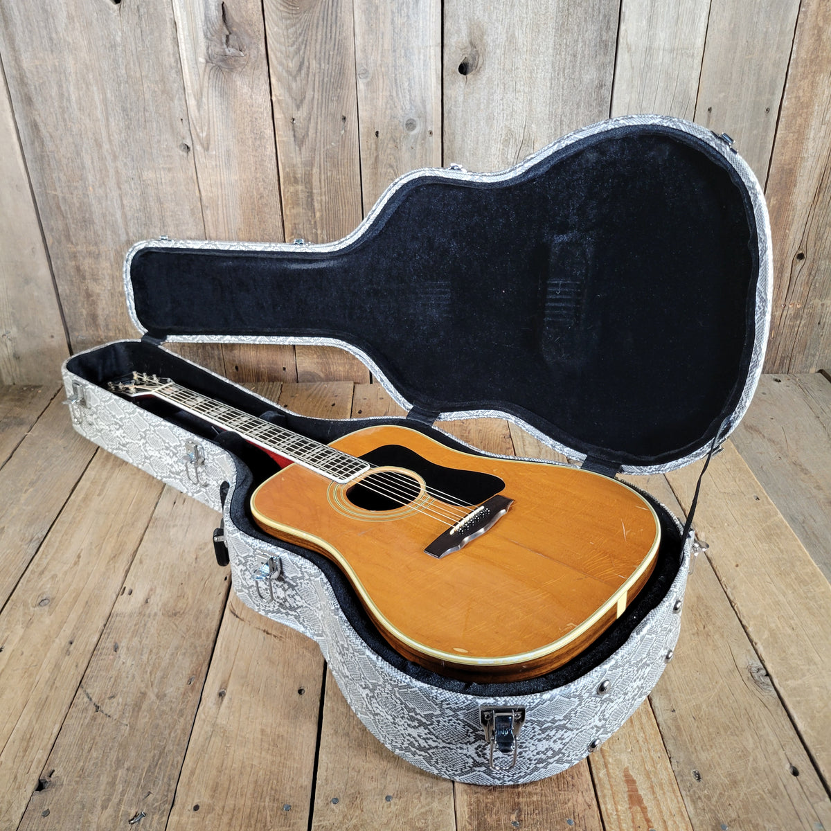 Guild 1982 D-55 NT Restored w/ Hard Case, Good