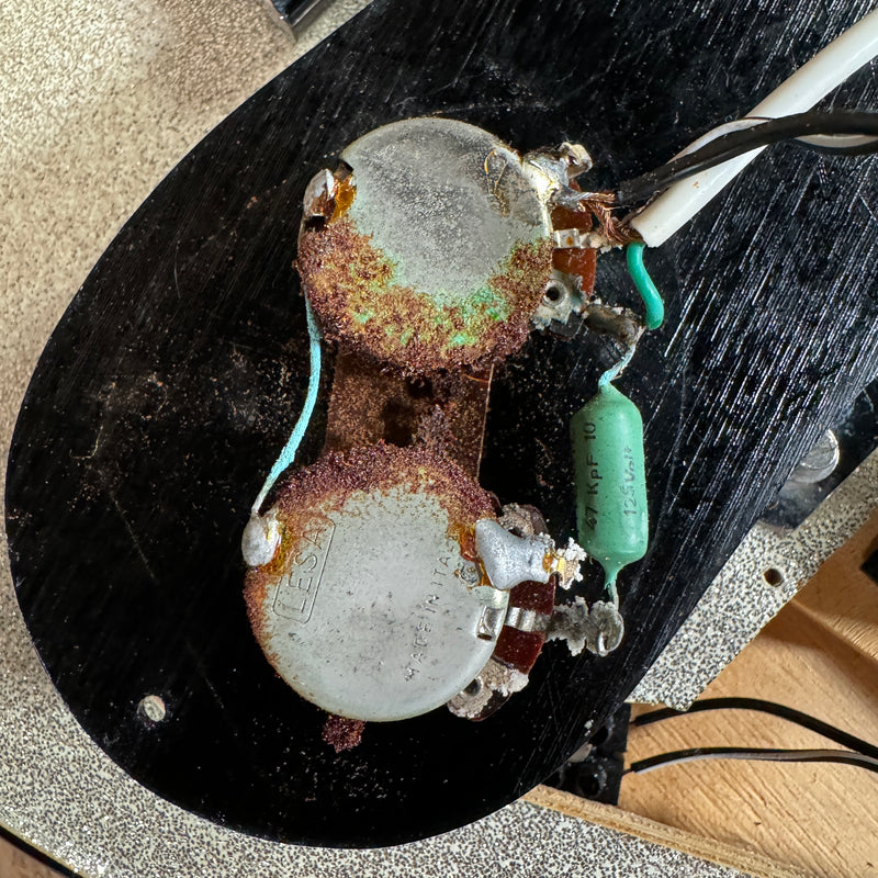 Tonemaster Imperial Model 20 – 1965 Crucianelli Silver Sparkle Vintage Guitar w/ Original Case