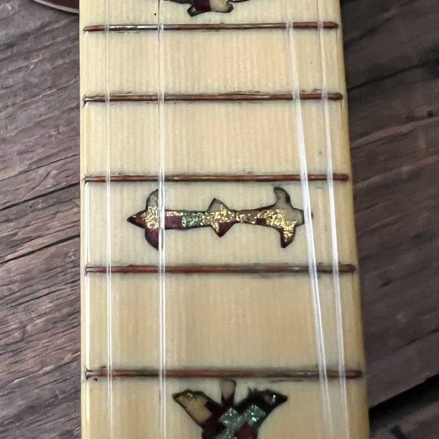 Gibson The Gibson Poinsettia Ukulele 1926-1929