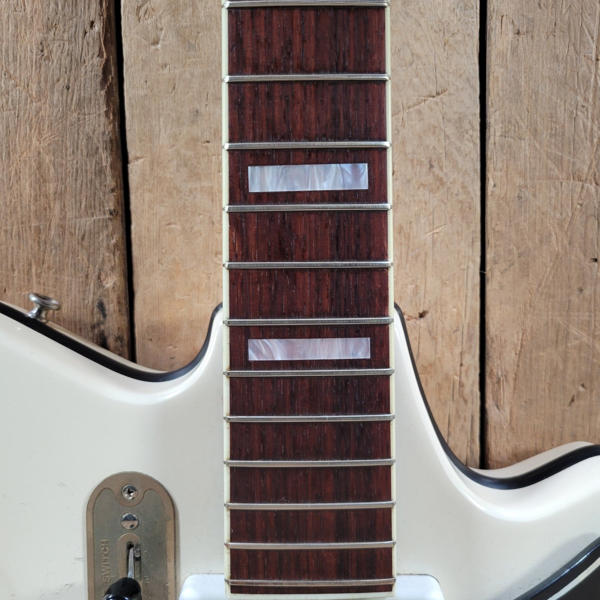 Airline by Valco Professional Res - O - Glass White 1964 – Original Case, Vintage USA Made, Iconic Tone & Style - Mahar's Vintage Guitars