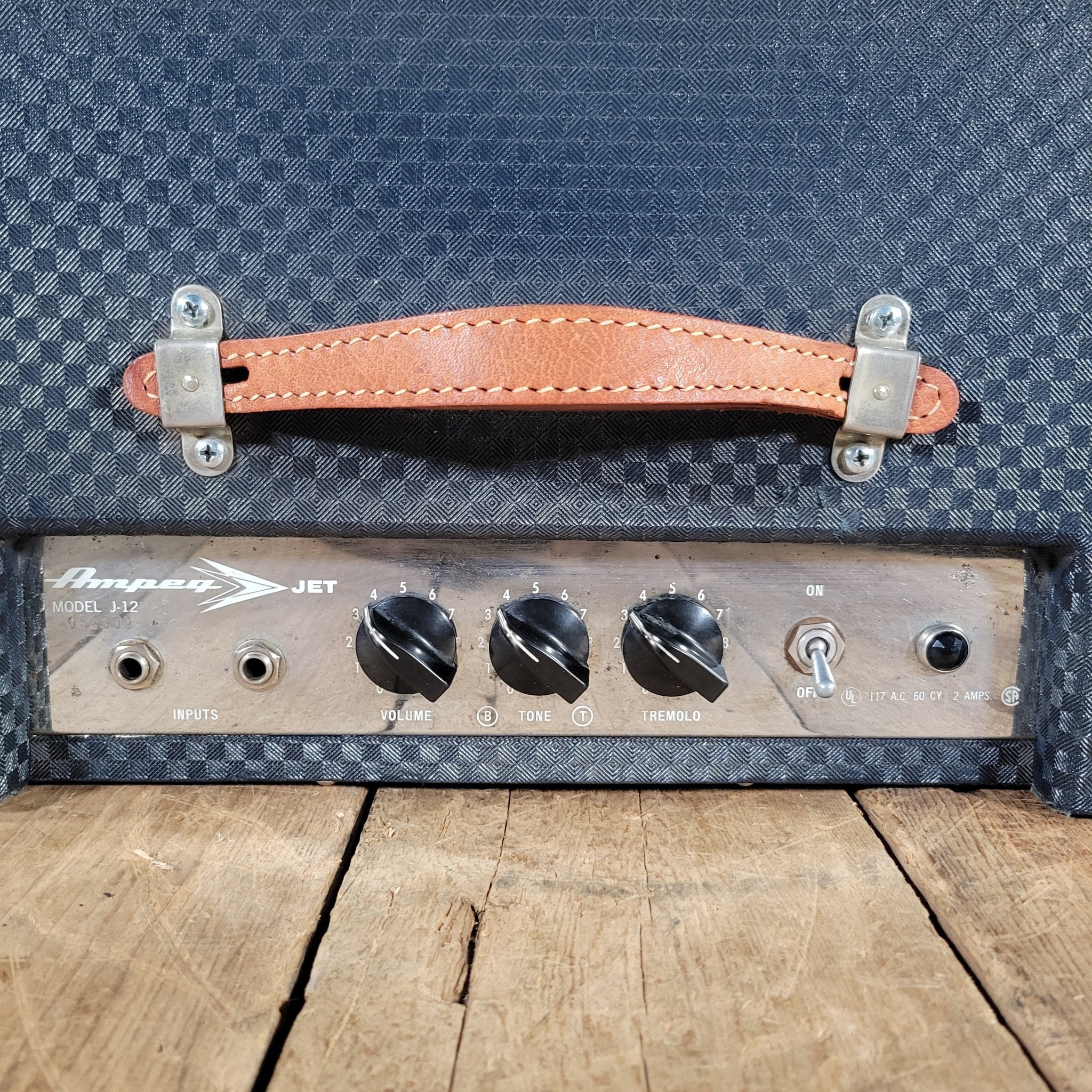 Ampeg 1966 J - 12 - D Jet Vintage Tube Amplifier – Original 1960s American Combo Amp - Mahar's Vintage Guitars