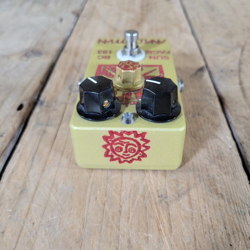 Analogman Sunface BC 183 Fuzz Pedal 2021 with LED Sundial Knob and DC - Mahar's Vintage Guitars