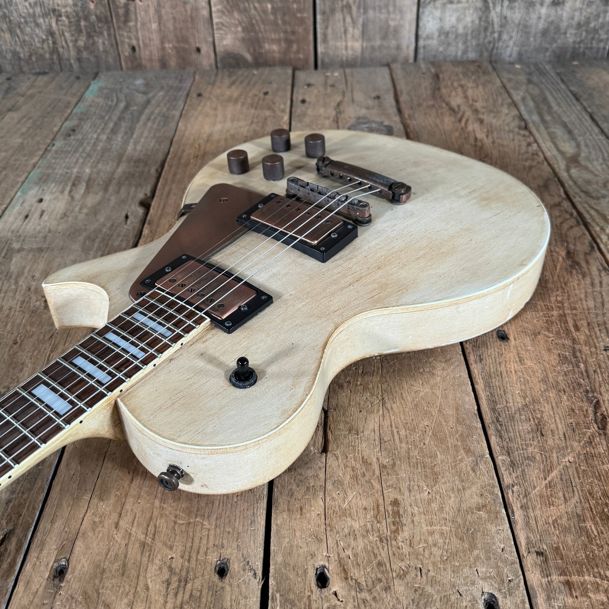 AXL AL-820-WO Badwater Single Cut Distressed Blonde Les Paul