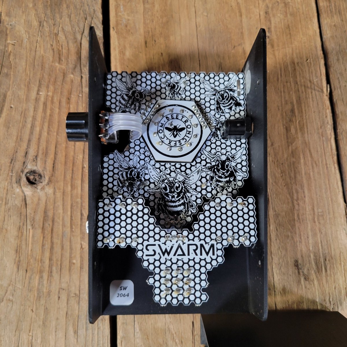 Beetronics Swarm Fuzz Pedal, Excellent - Mahar's Vintage Guitars