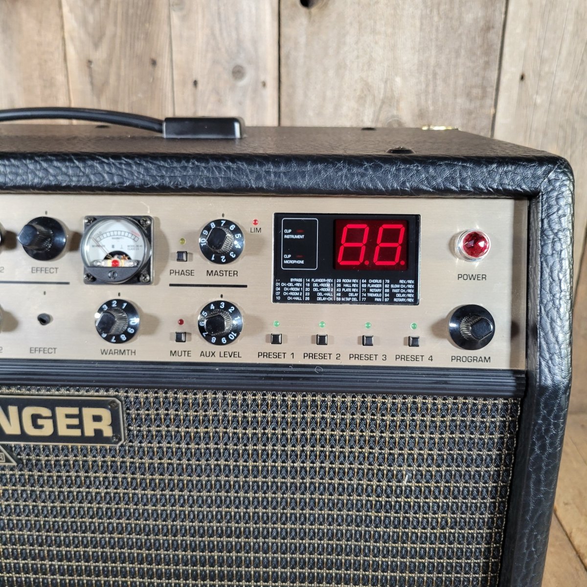Behringer Ultracoustic ACX1000 Acoustic Amp 2004 — 2x60W - Mahar's Vintage Guitars