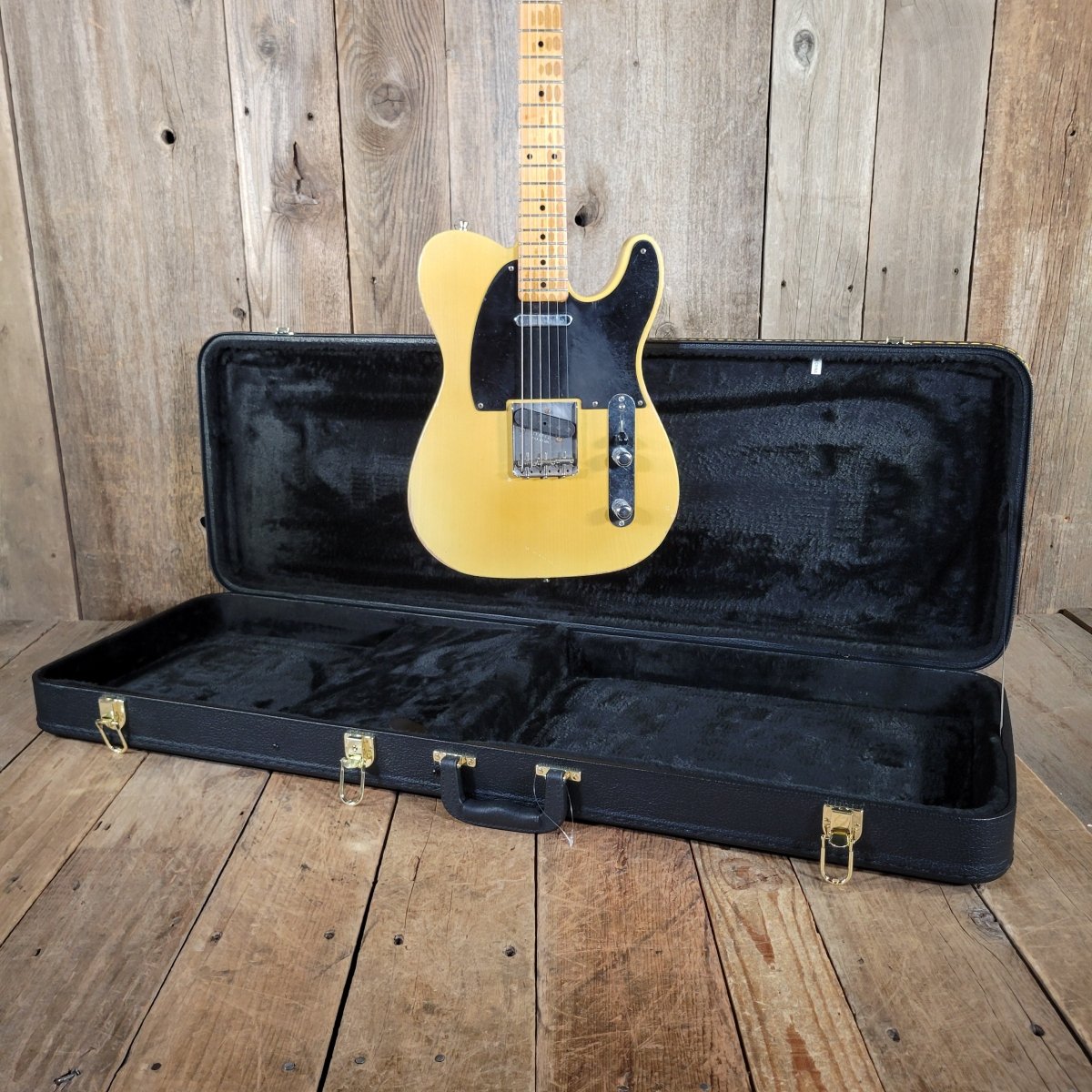 Chad Underwood Custom Relic Blackguard Telecaster w/ Hard Case 6lbs 5.5oz - Mahar's Vintage Guitars