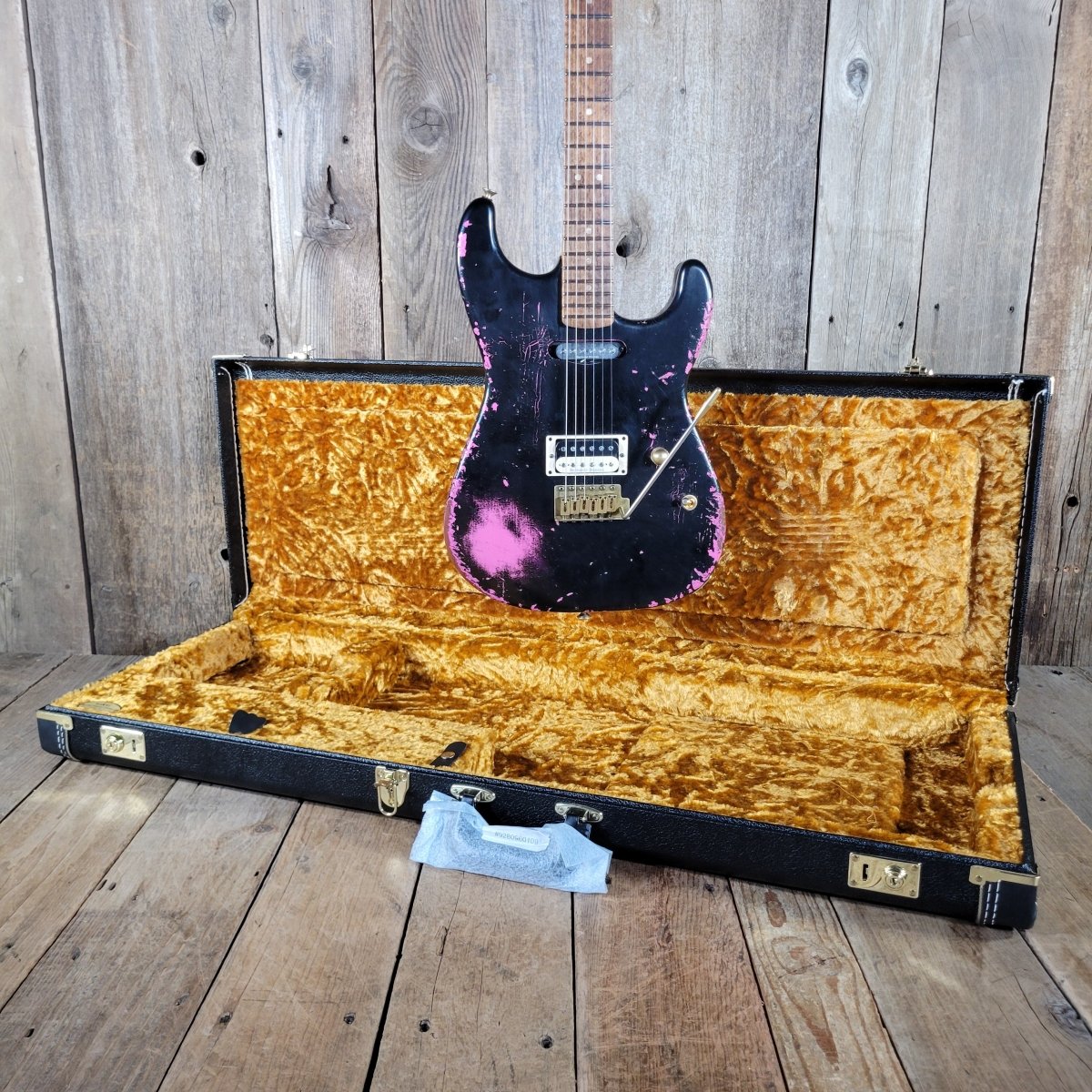 Charvel Custom Shop Master Built Strat 2024 Black over Platinum Pink - Mahar's Vintage Guitars