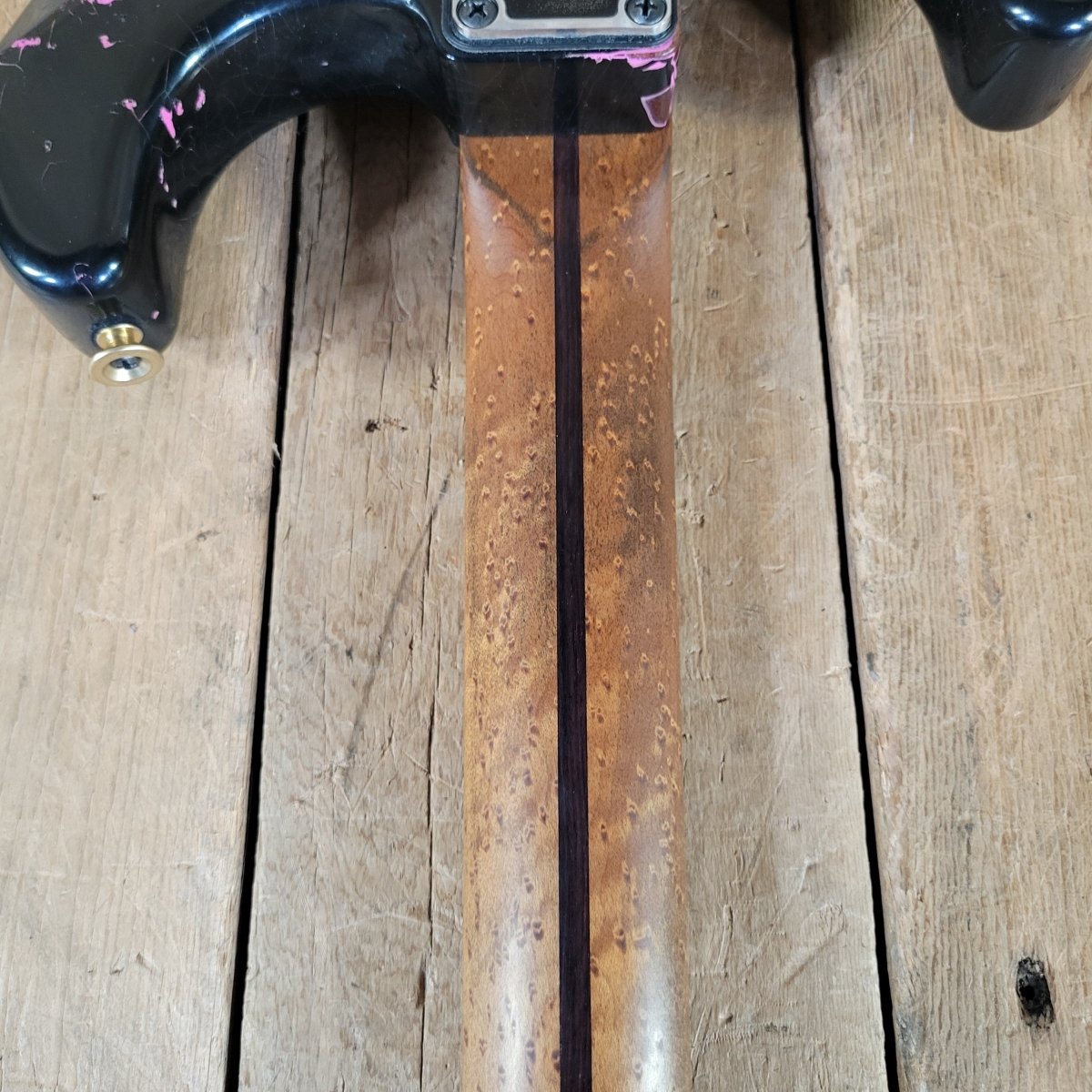 Charvel Custom Shop Master Built Strat 2024 Black over Platinum Pink - Mahar's Vintage Guitars