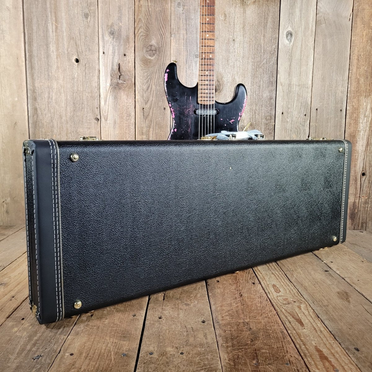 Charvel Custom Shop Master Built Strat 2024 Black over Platinum Pink - Mahar's Vintage Guitars