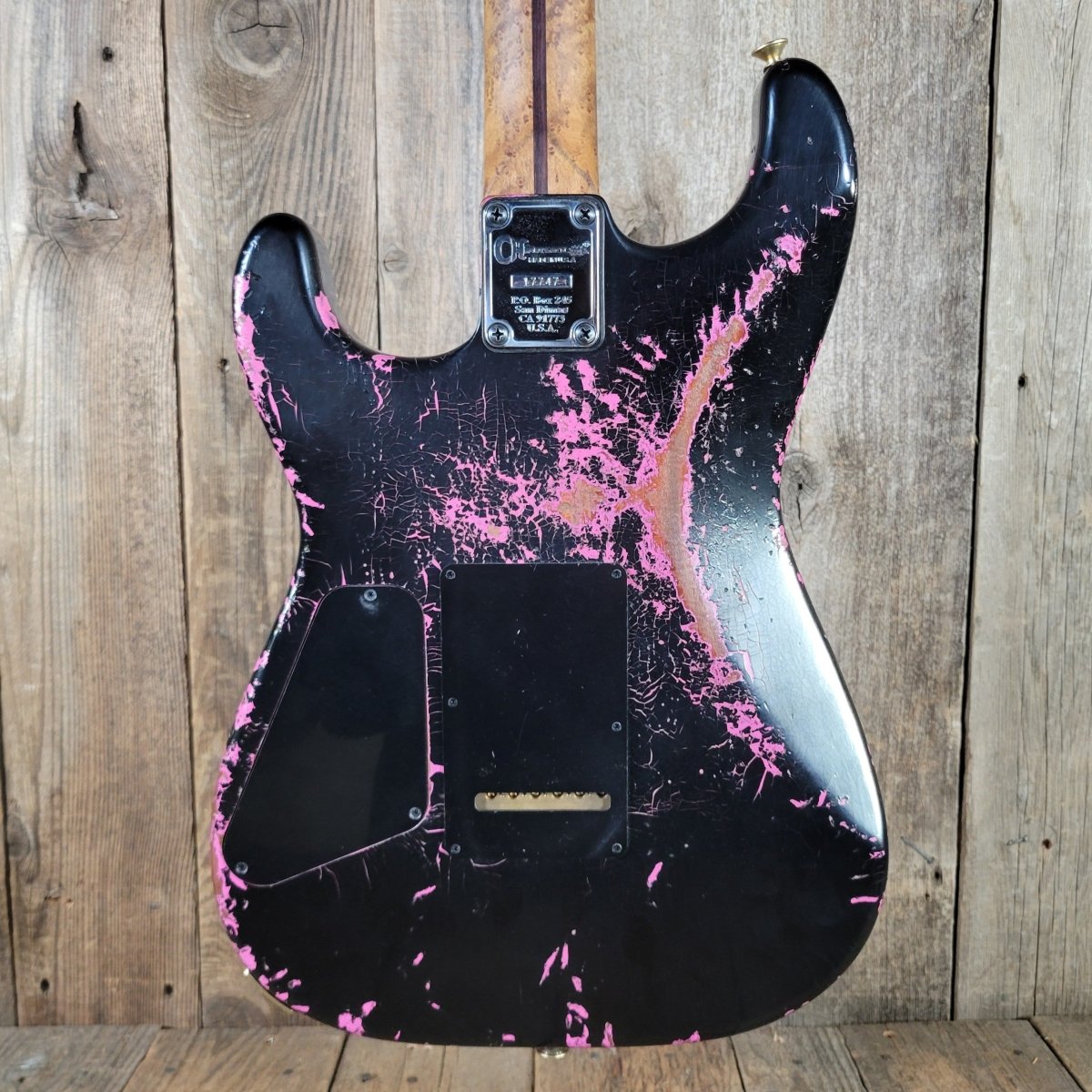 Charvel Custom Shop Master Built Strat 2024 Black over Platinum Pink - Mahar's Vintage Guitars
